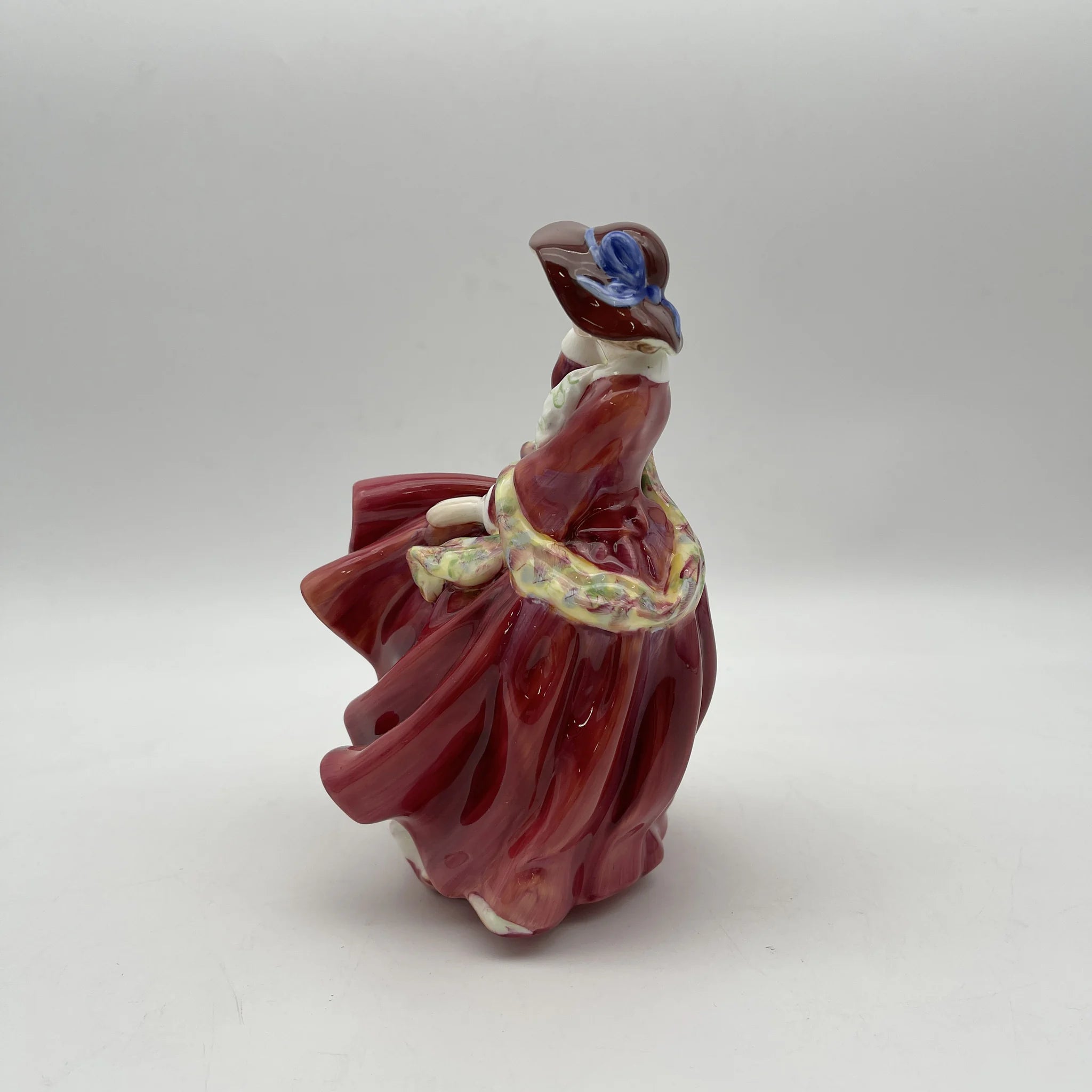 【复古】手办（陶瓷器人偶）/ Royal Doulton / Top o' the Hill / 20c中后期/ Bone China /英国/手绘