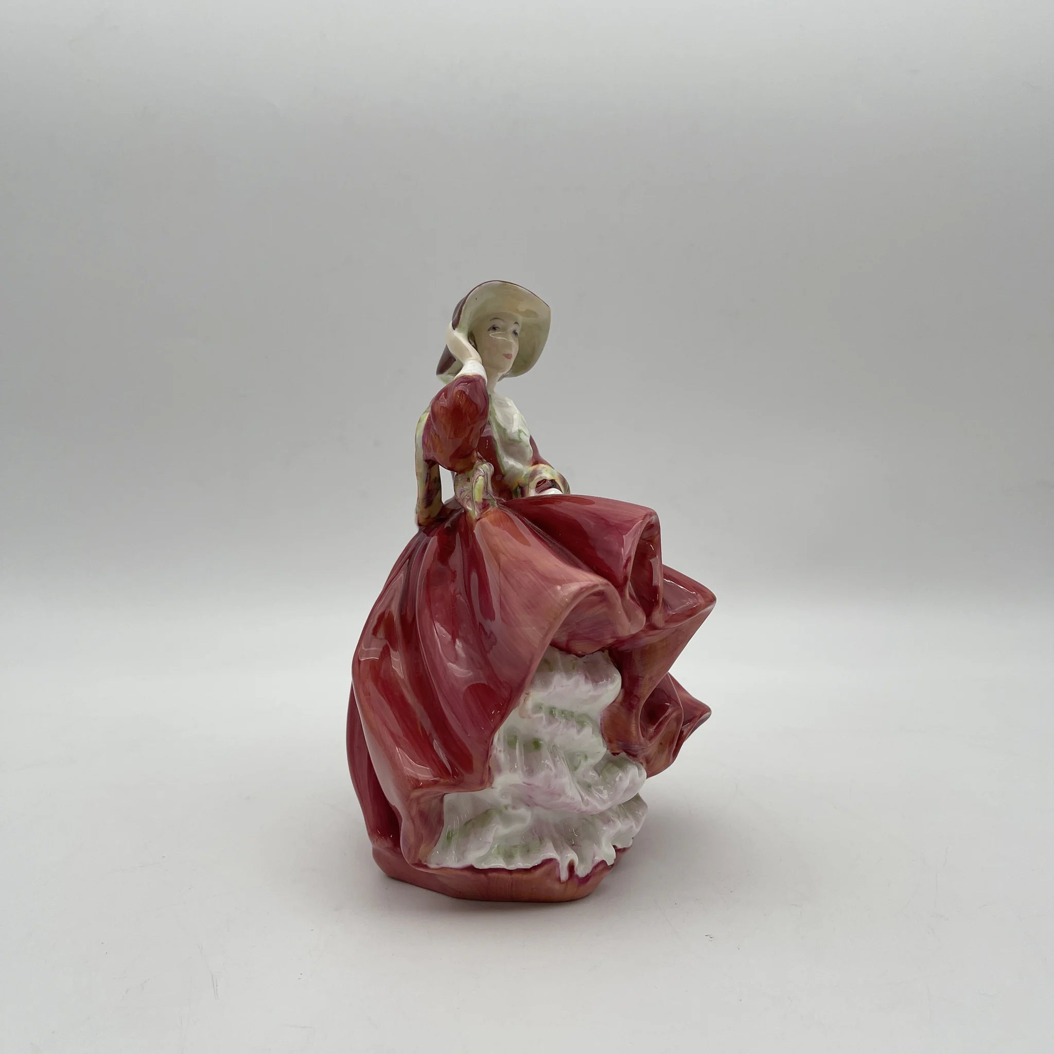 【复古】手办（陶瓷器人偶）/ Royal Doulton / Top o' the Hill / 20c中后期/ Bone China /英国/手绘