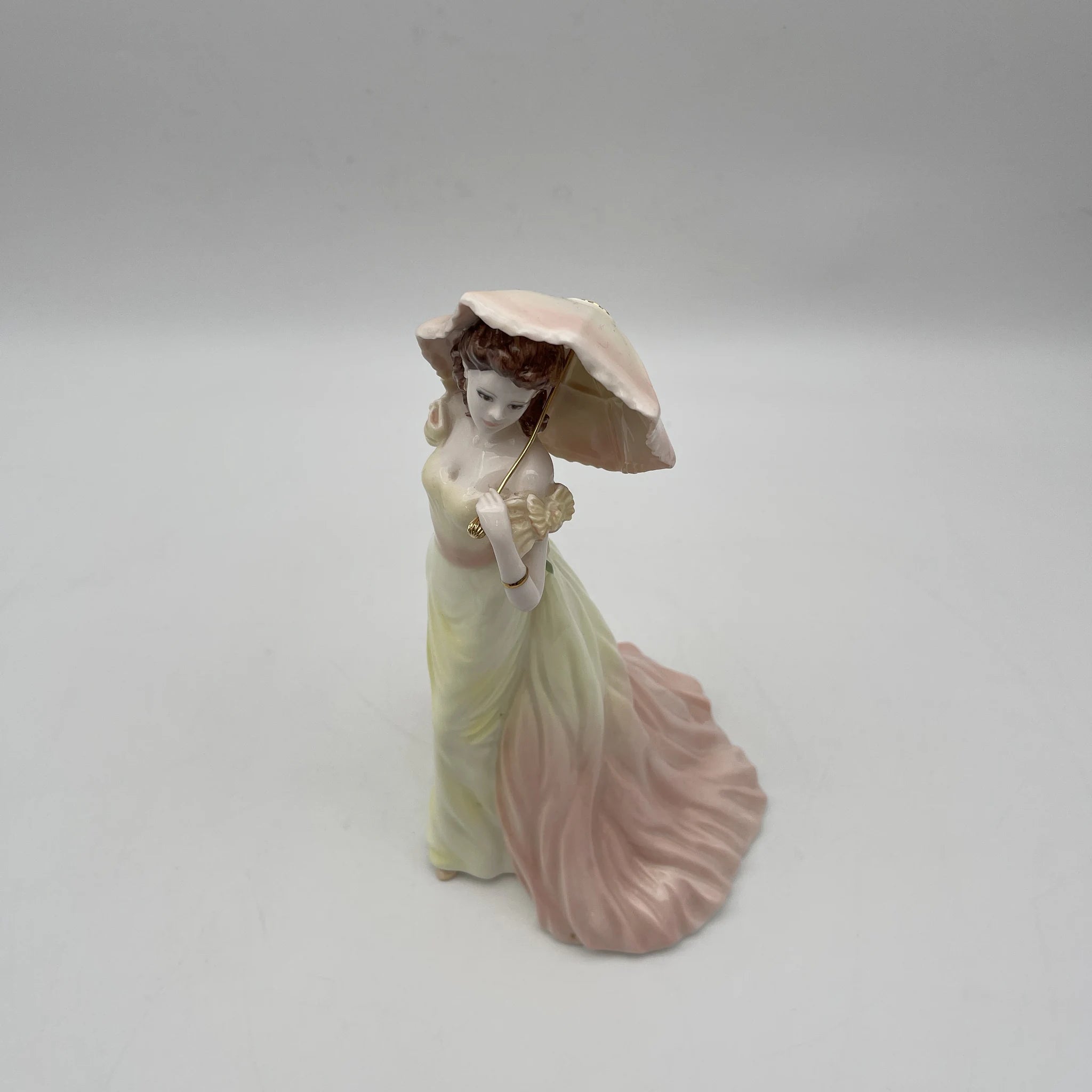 [Reuse] Figurine (ceramic doll) / Coalport / Ladies of Fashion / Vicky / Estimated around 2000 / Bone China / England / Jack Glynn, hand painted