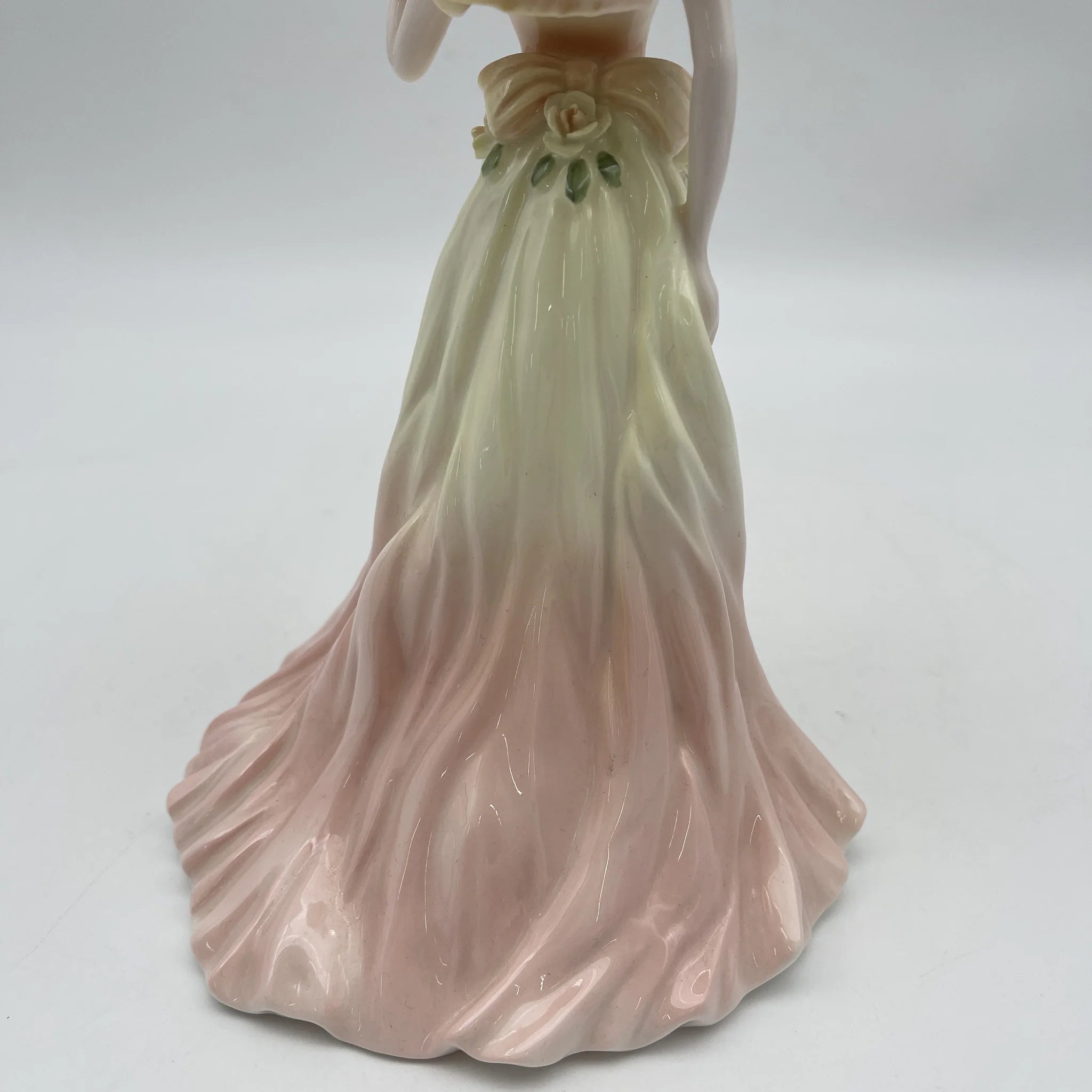 [Reuse] Figurine (ceramic doll) / Coalport / Ladies of Fashion / Vicky / Estimated around 2000 / Bone China / England / Jack Glynn, hand painted