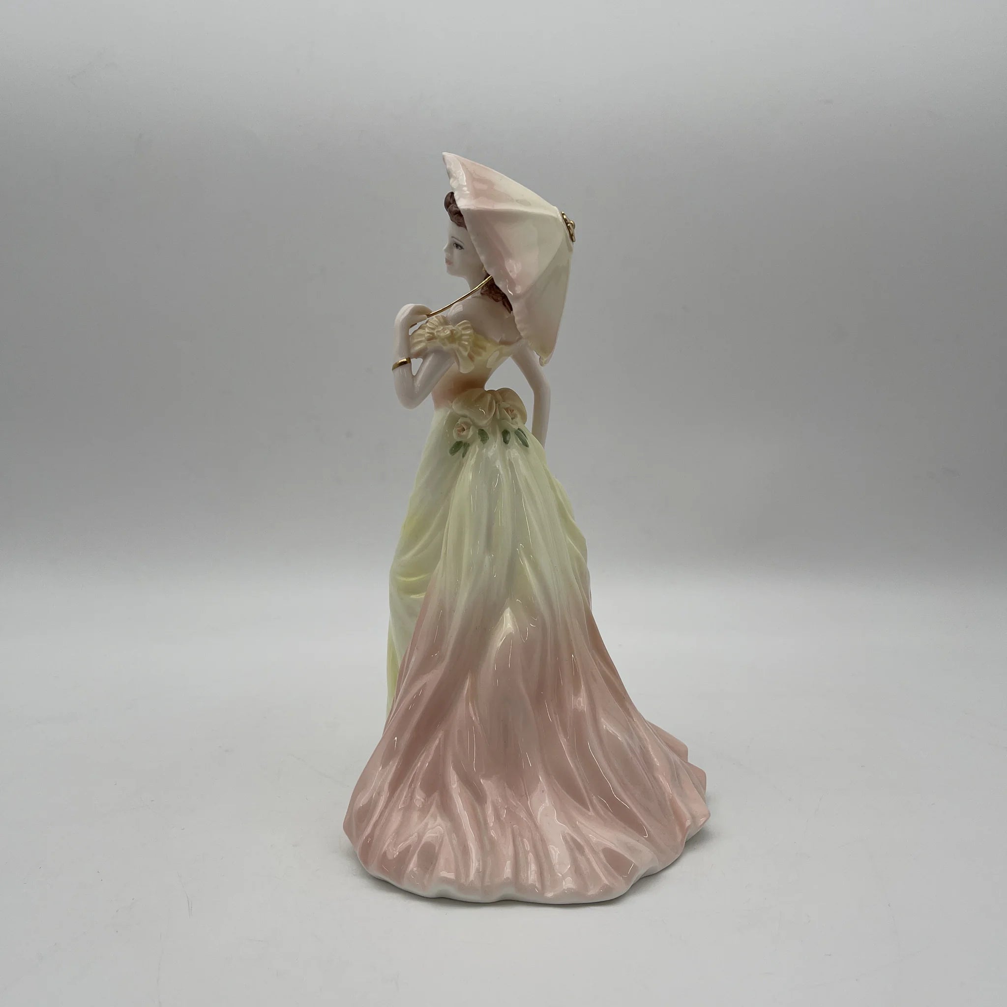 [Reuse] Figurine (ceramic doll) / Coalport / Ladies of Fashion / Vicky / Estimated around 2000 / Bone China / England / Jack Glynn, hand painted