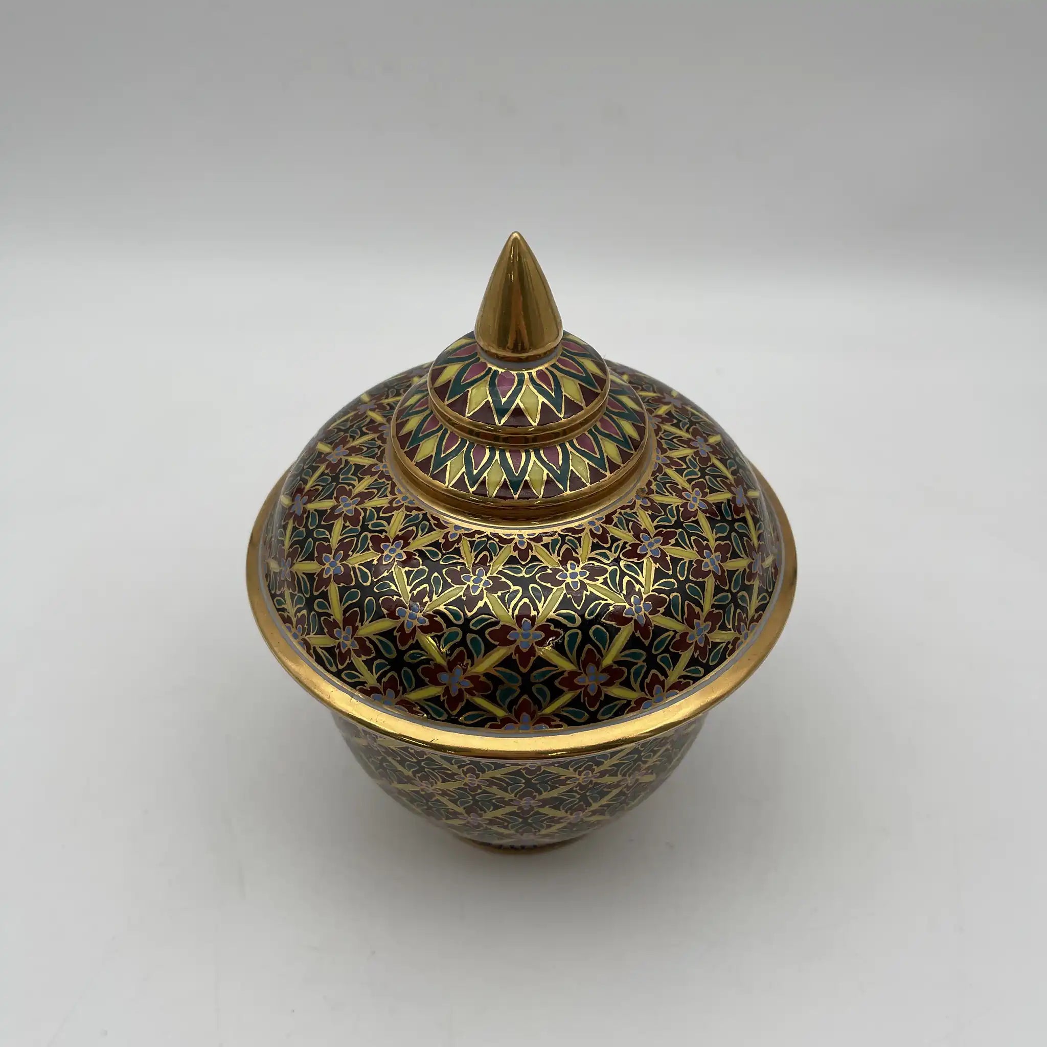 [Reuse] Small bowl with lid / Benjarong ware / Estimated late 20C / Porcelain / Thailand