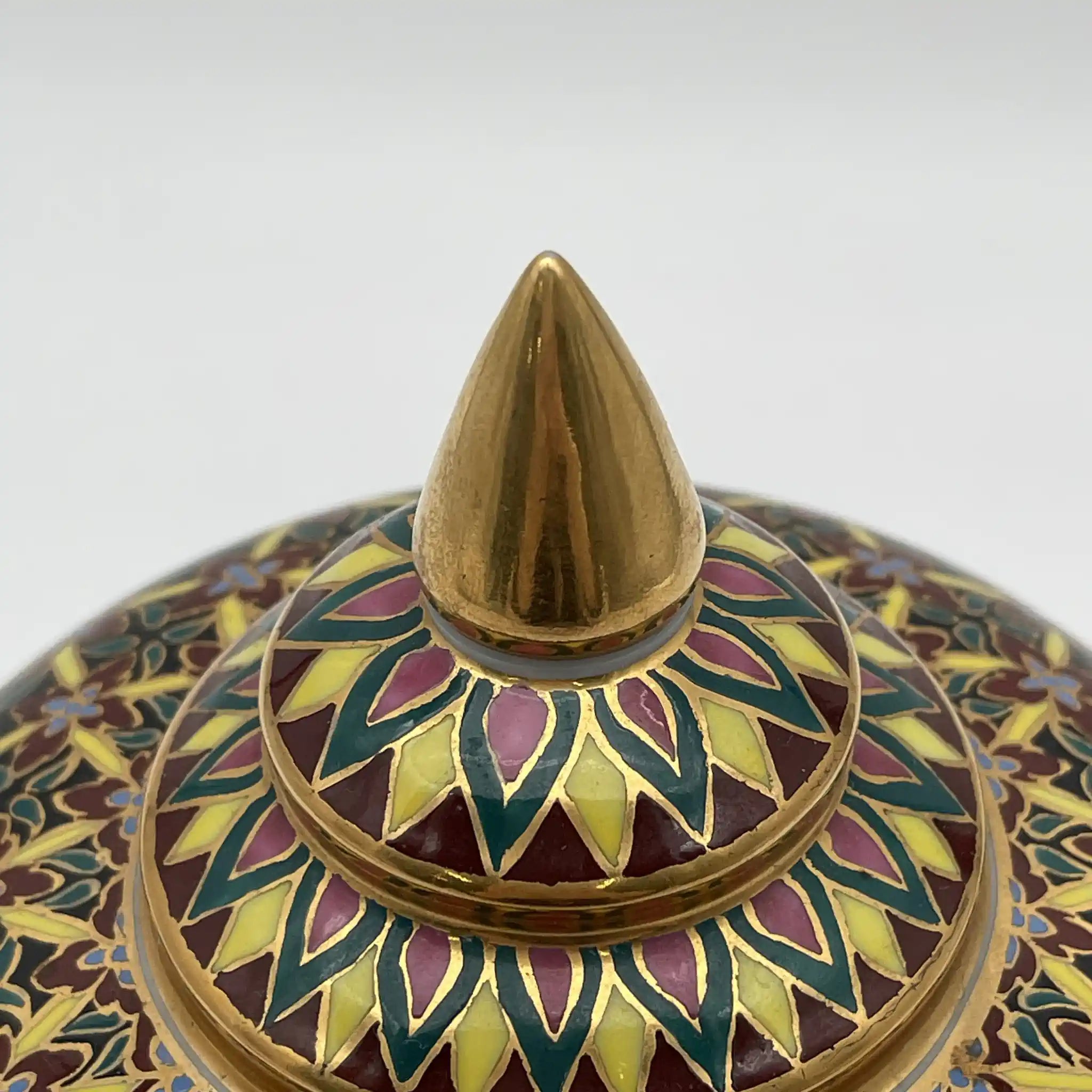 [Reuse] Small bowl with lid / Benjarong ware / Estimated late 20C / Porcelain / Thailand