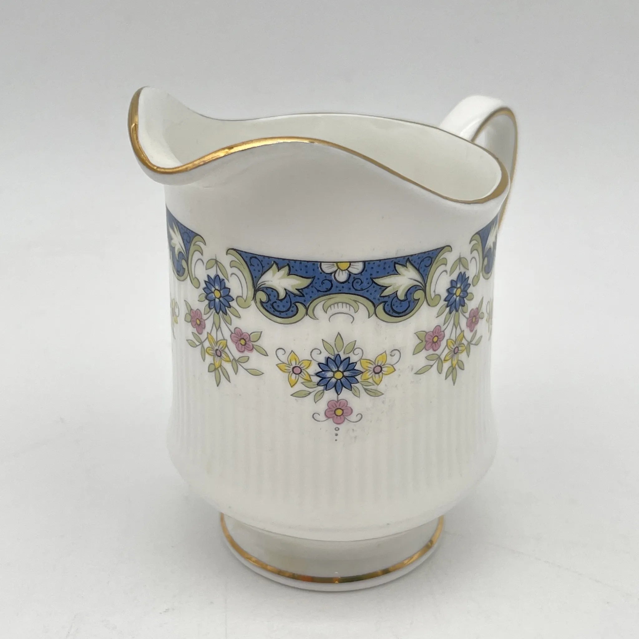 [Vintage] Creamer (milk jug) / Paragon / Coniston / Estimated mid-20C / Fine Bone China / England / Fluted, Cobalt, Floret