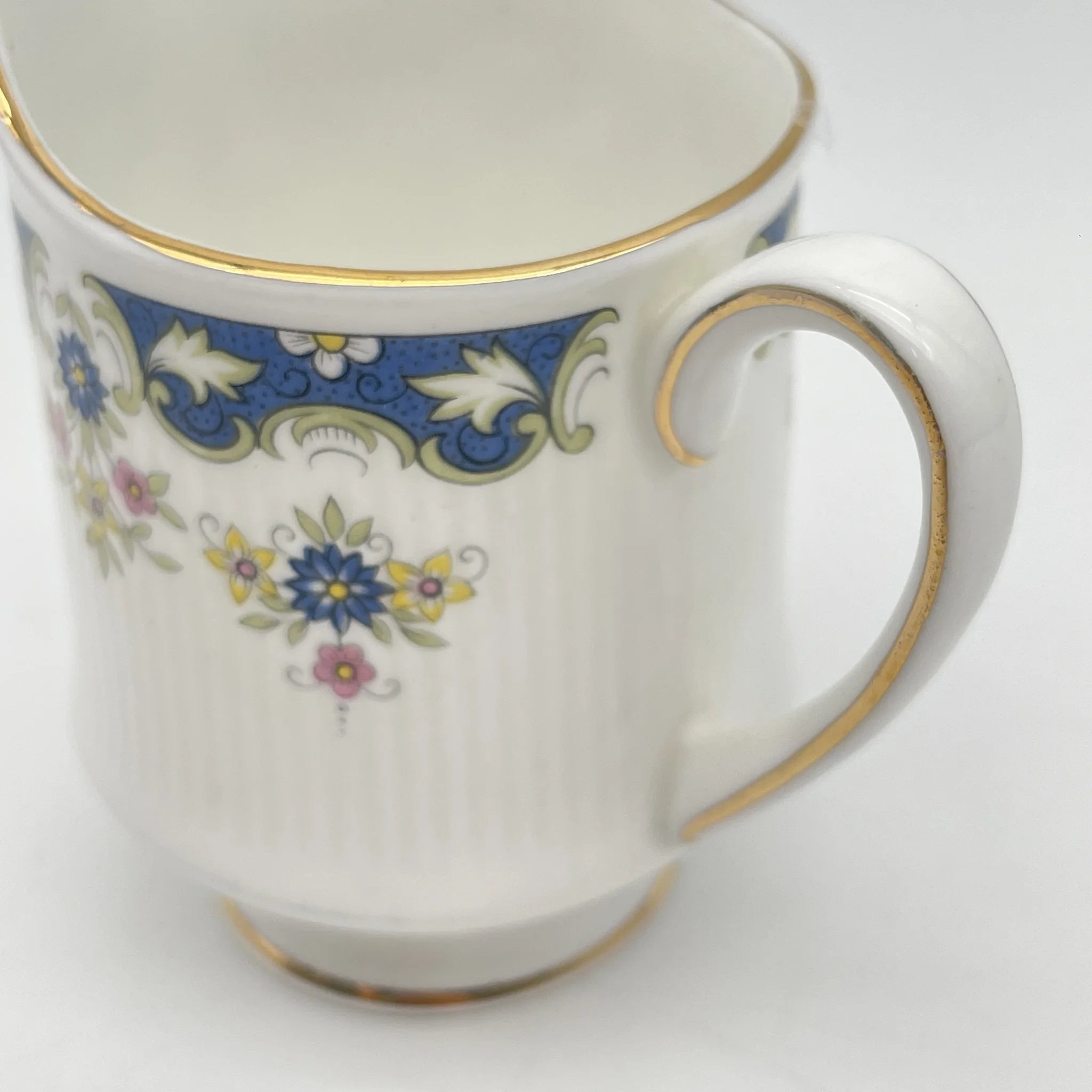 [Vintage] Creamer (milk jug) / Paragon / Coniston / Estimated mid-20C / Fine Bone China / England / Fluted, Cobalt, Floret