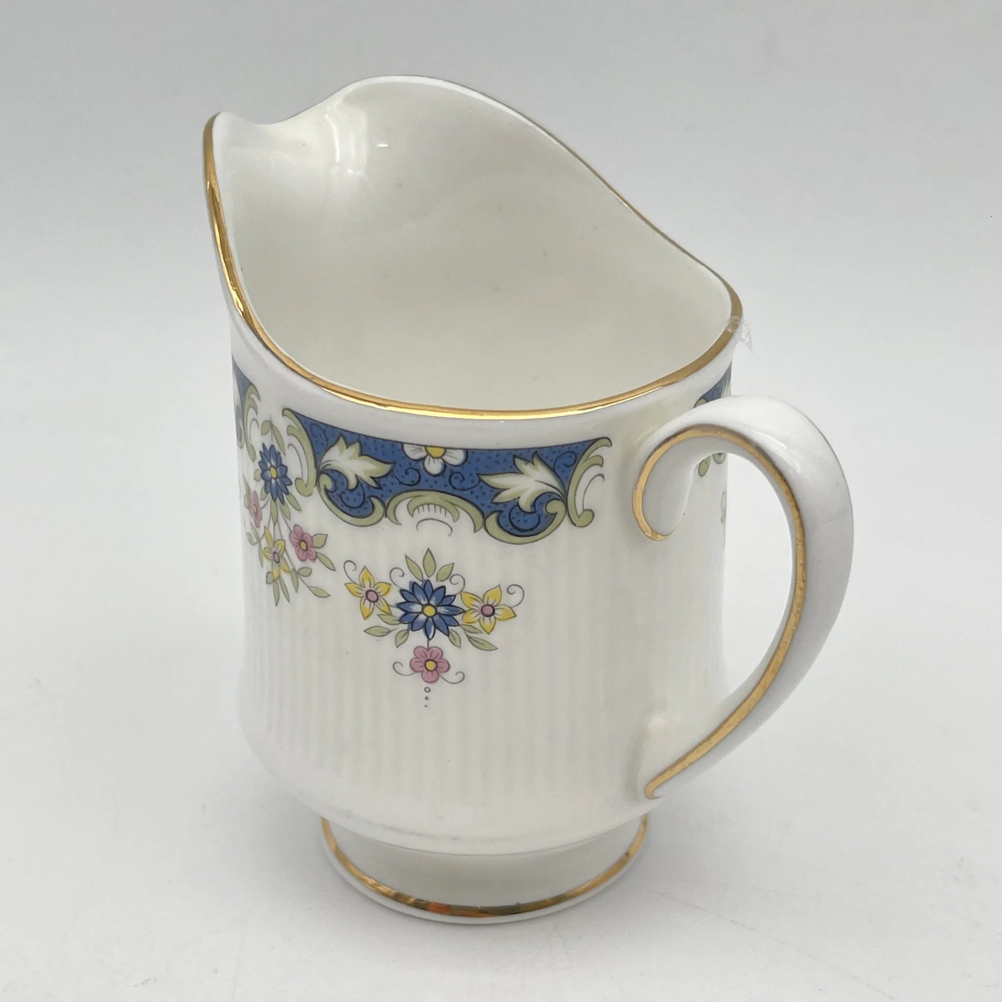[Vintage] Creamer (milk jug) / Paragon / Coniston / Estimated mid-20C / Fine Bone China / England / Fluted, Cobalt, Floret