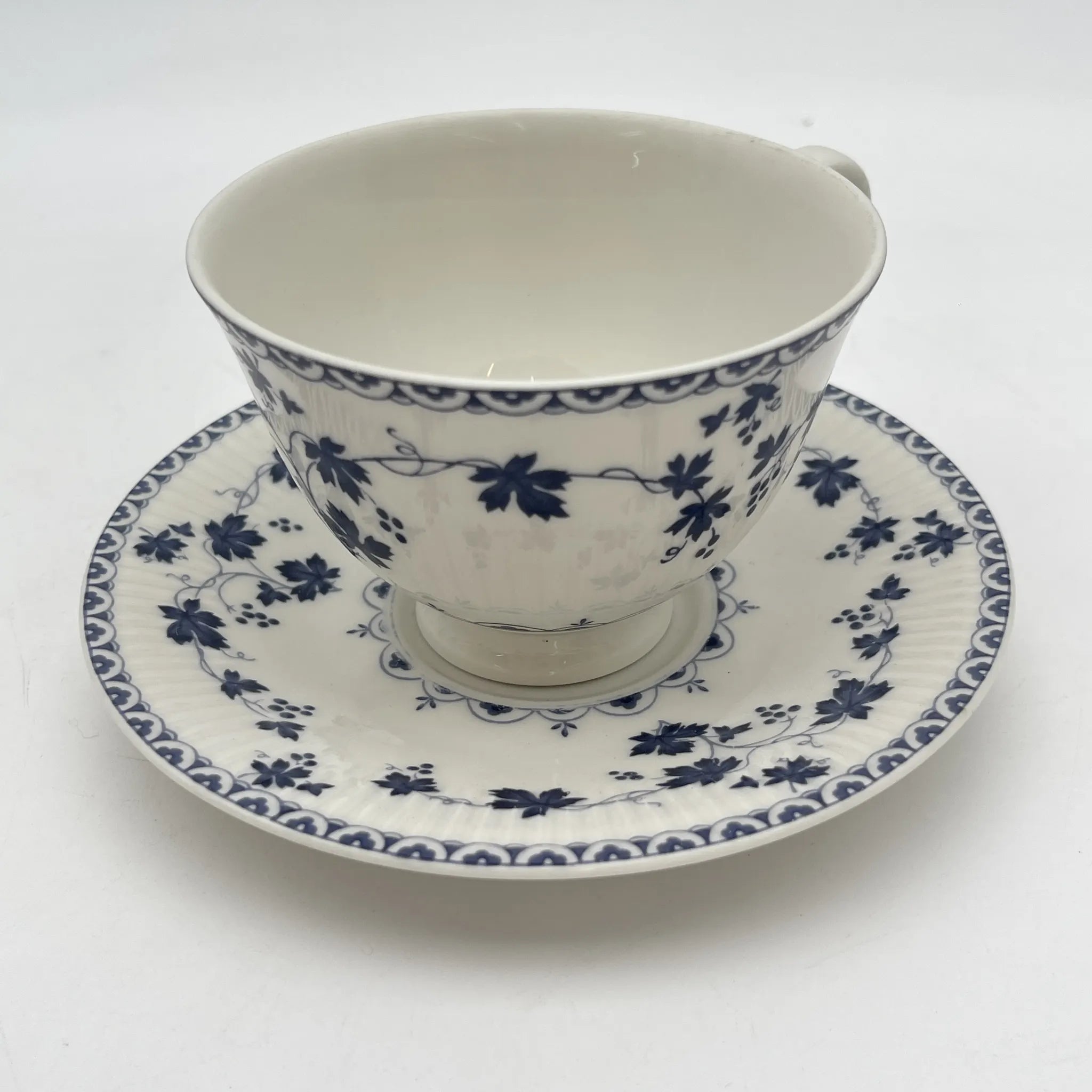【复古】杯和碟子/ Royal Doulton / Yorktown /估计20c中期/瓷器/英国/葡萄