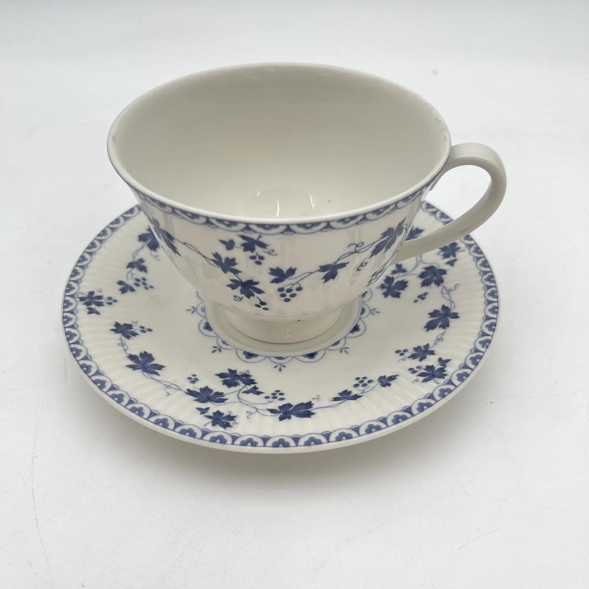 【复古】杯和碟子/ Royal Doulton / Yorktown /估计20c中期/瓷器/英国/葡萄