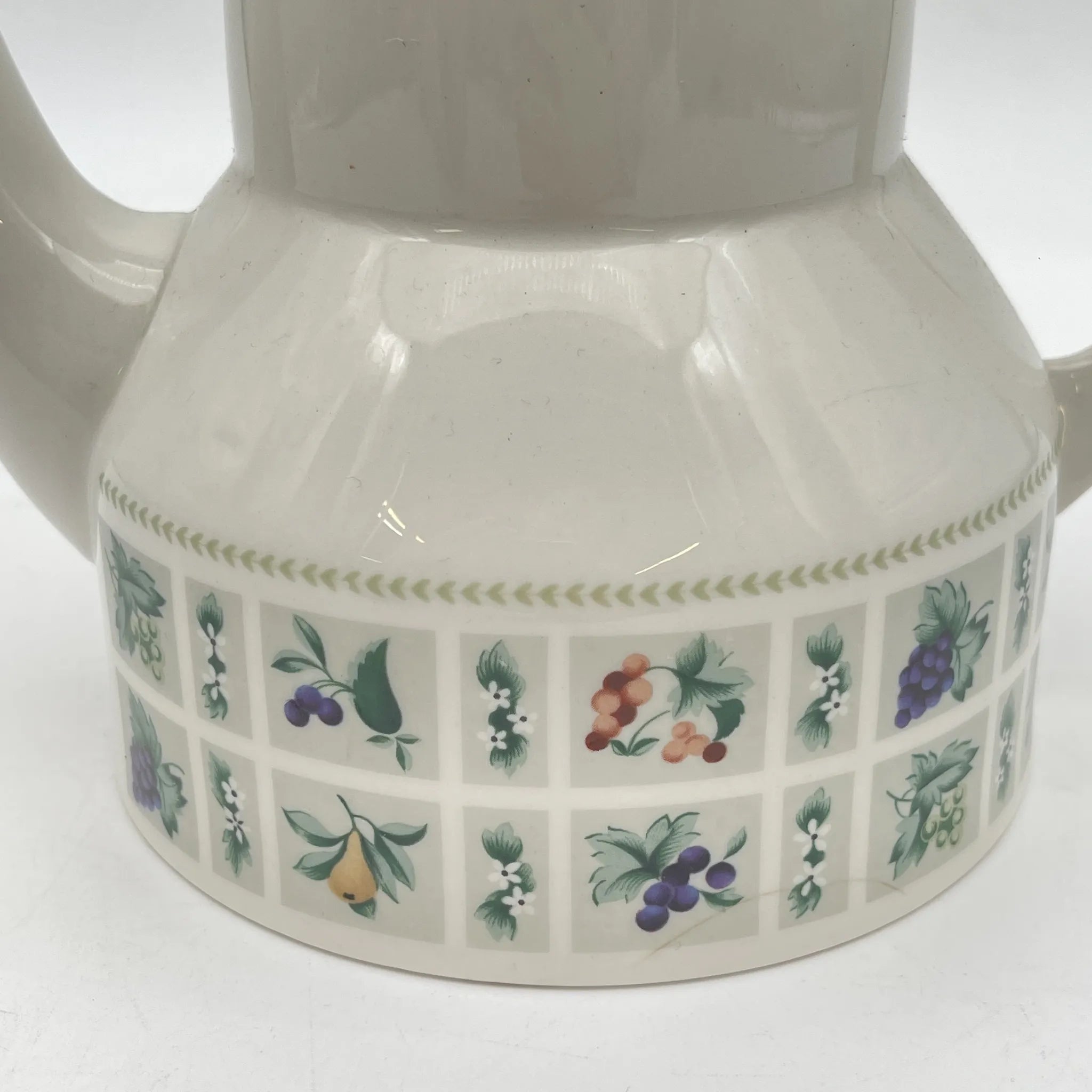 [Vintage] Coffee pot / Royal Doulton / Tapestry / Estimated mid-late 20C / Porcelain / England / Fruit