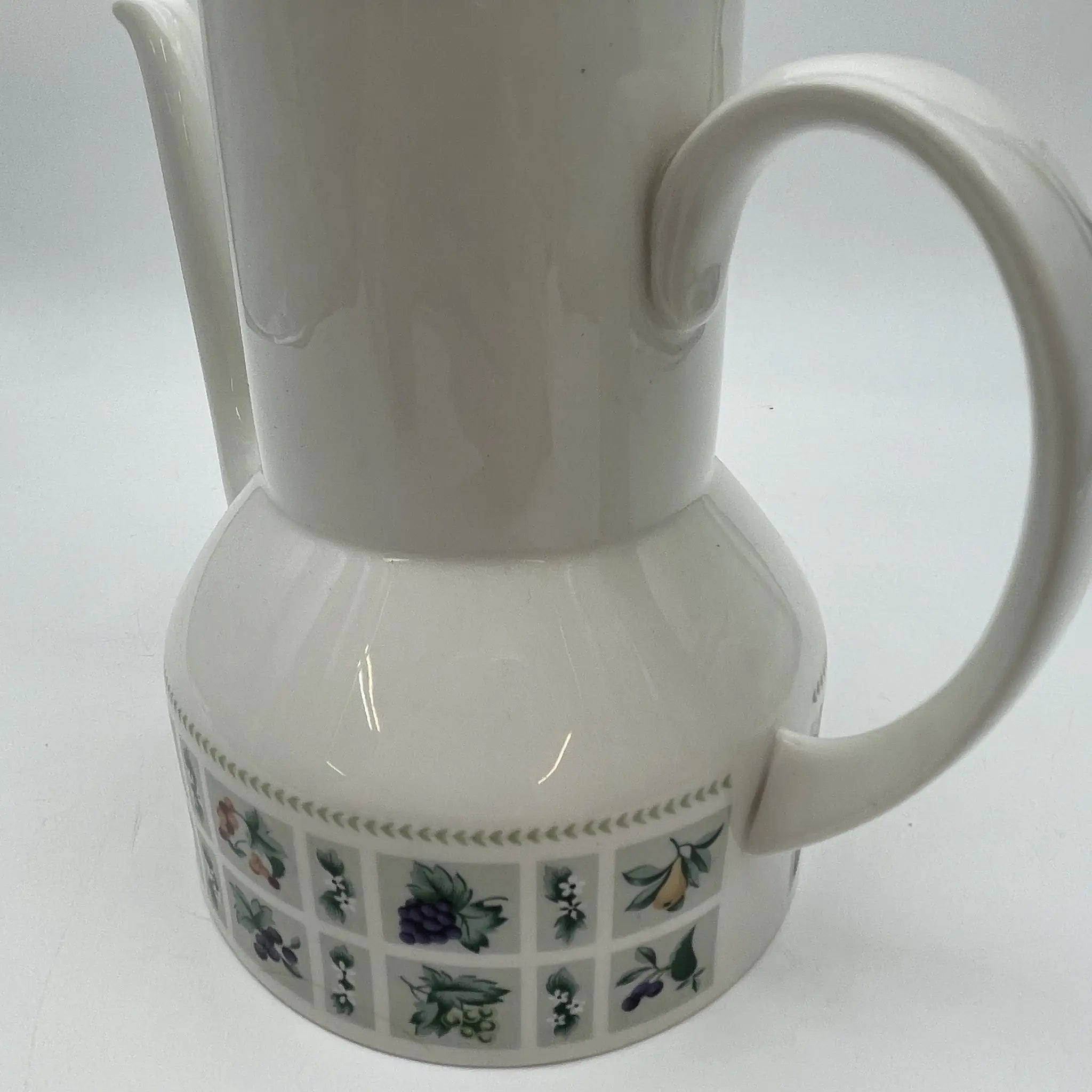 [Vintage] Coffee pot / Royal Doulton / Tapestry / Estimated mid-late 20C / Porcelain / England / Fruit