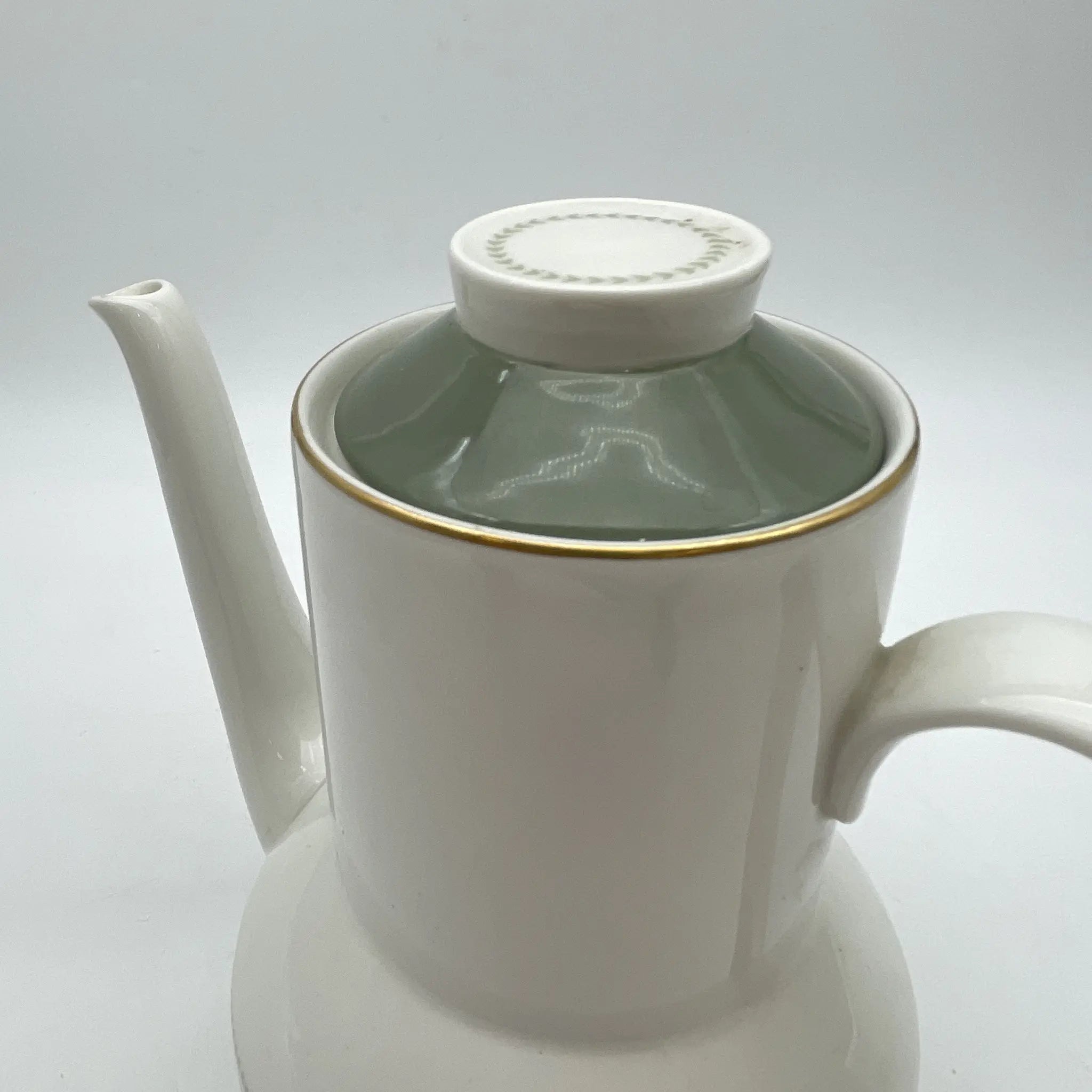 [Vintage] Coffee pot / Royal Doulton / Tapestry / Estimated mid-late 20C / Porcelain / England / Fruit