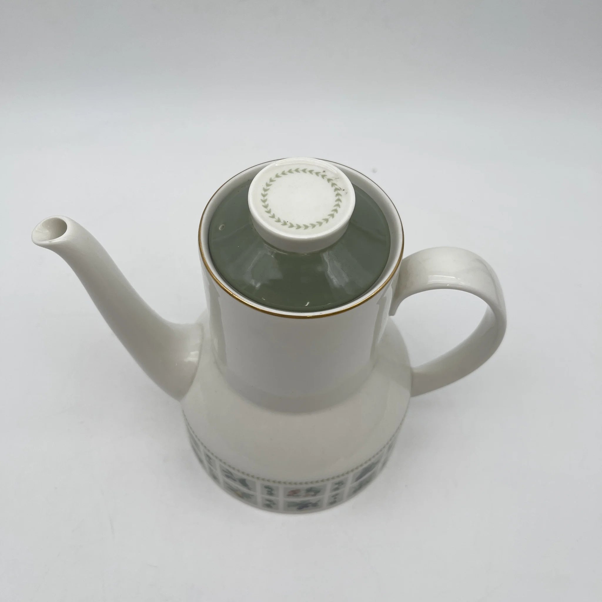 [Vintage] Coffee pot / Royal Doulton / Tapestry / Estimated mid-late 20C / Porcelain / England / Fruit