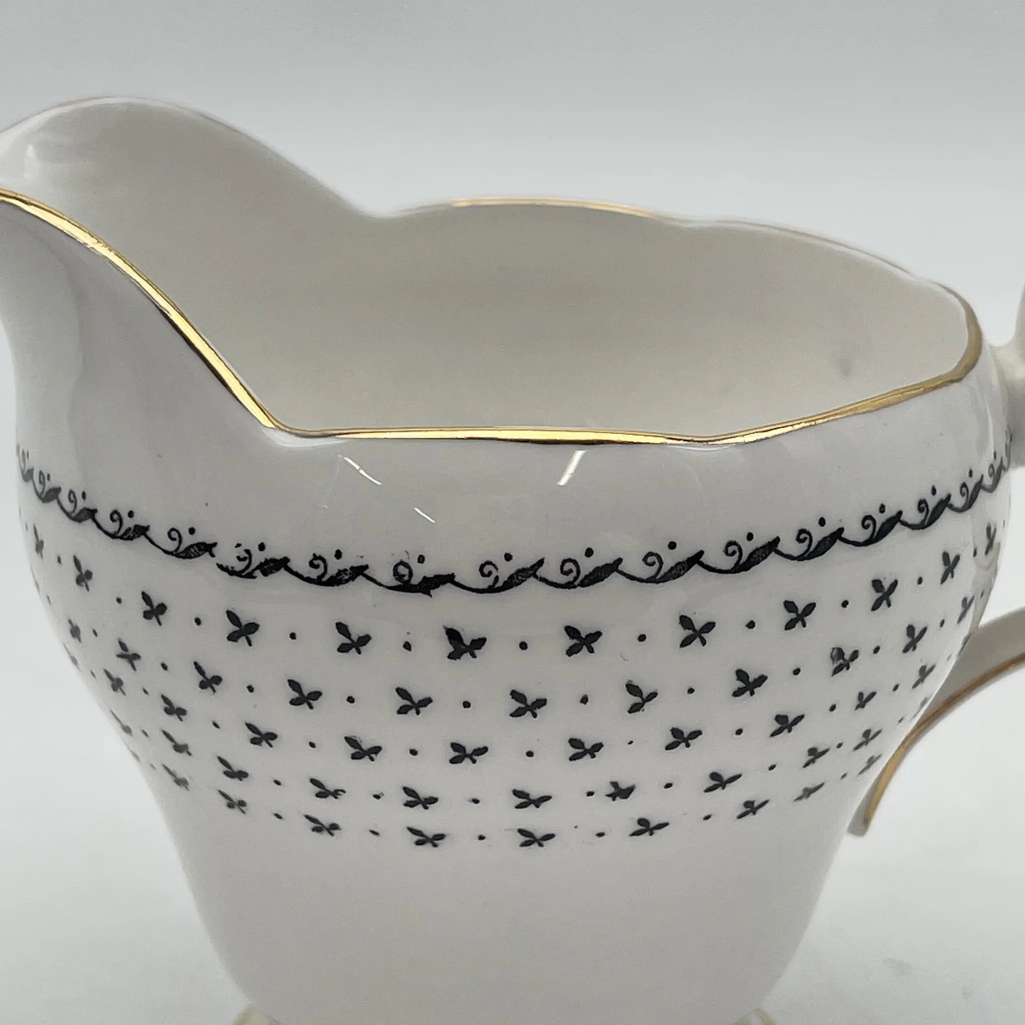 【复古】creamer / Queen Anne / Georgian /推测20c中期/ Fine Bone China /英国