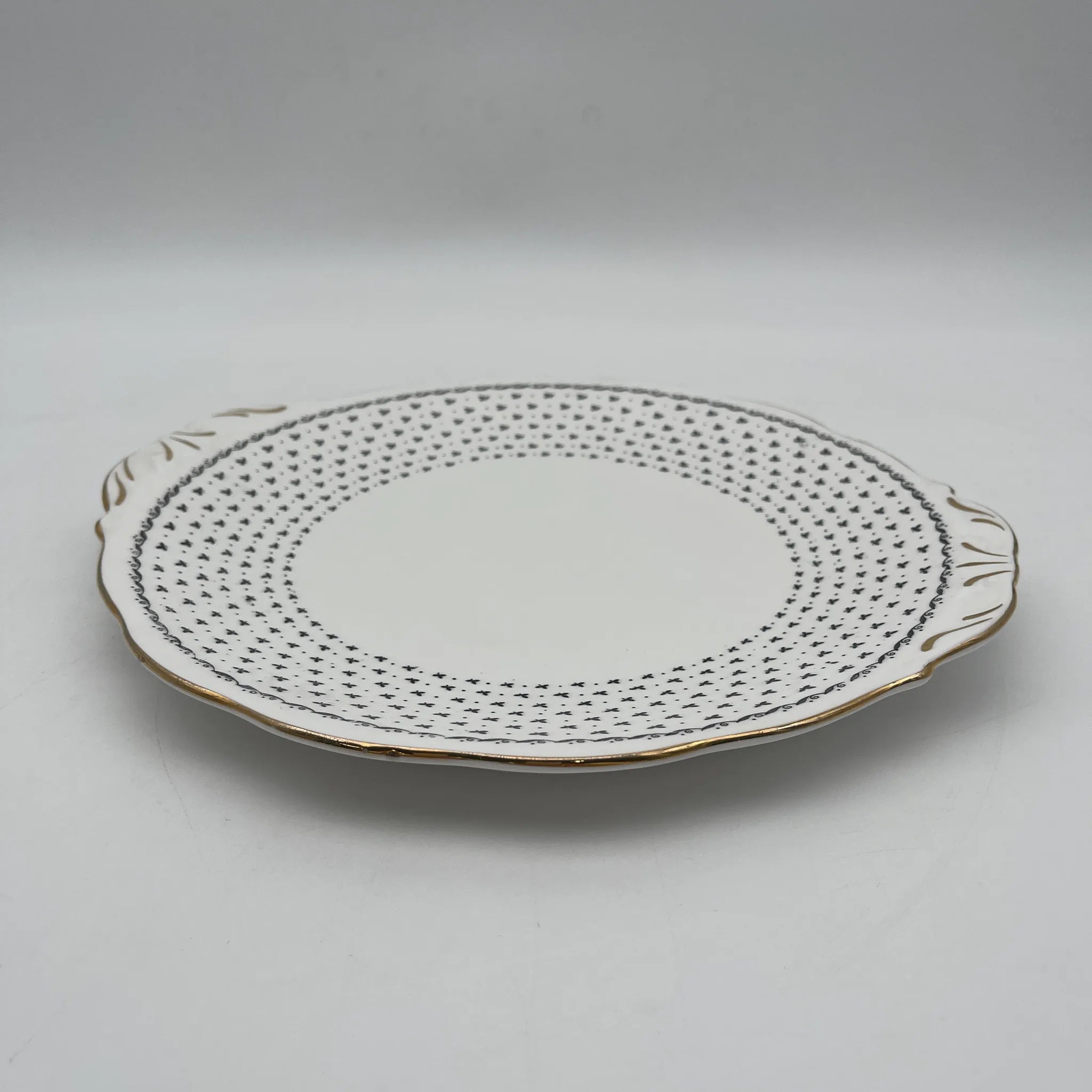 【复古】晚餐盘（主盘）/ Queen Anne / Georgian /推测20c中期/ Fine Bone China /英国/带耳