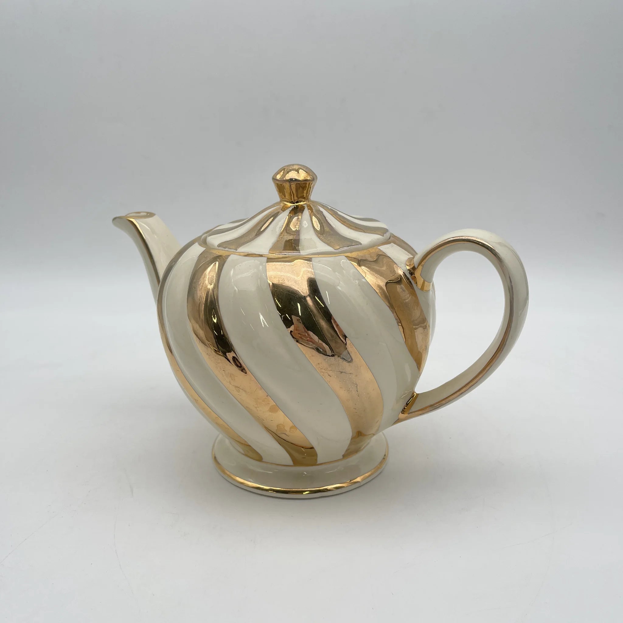 【リユース】 ティーポット / James Sadler & Sons / 推定20C後期 / 陶器 / イギリス