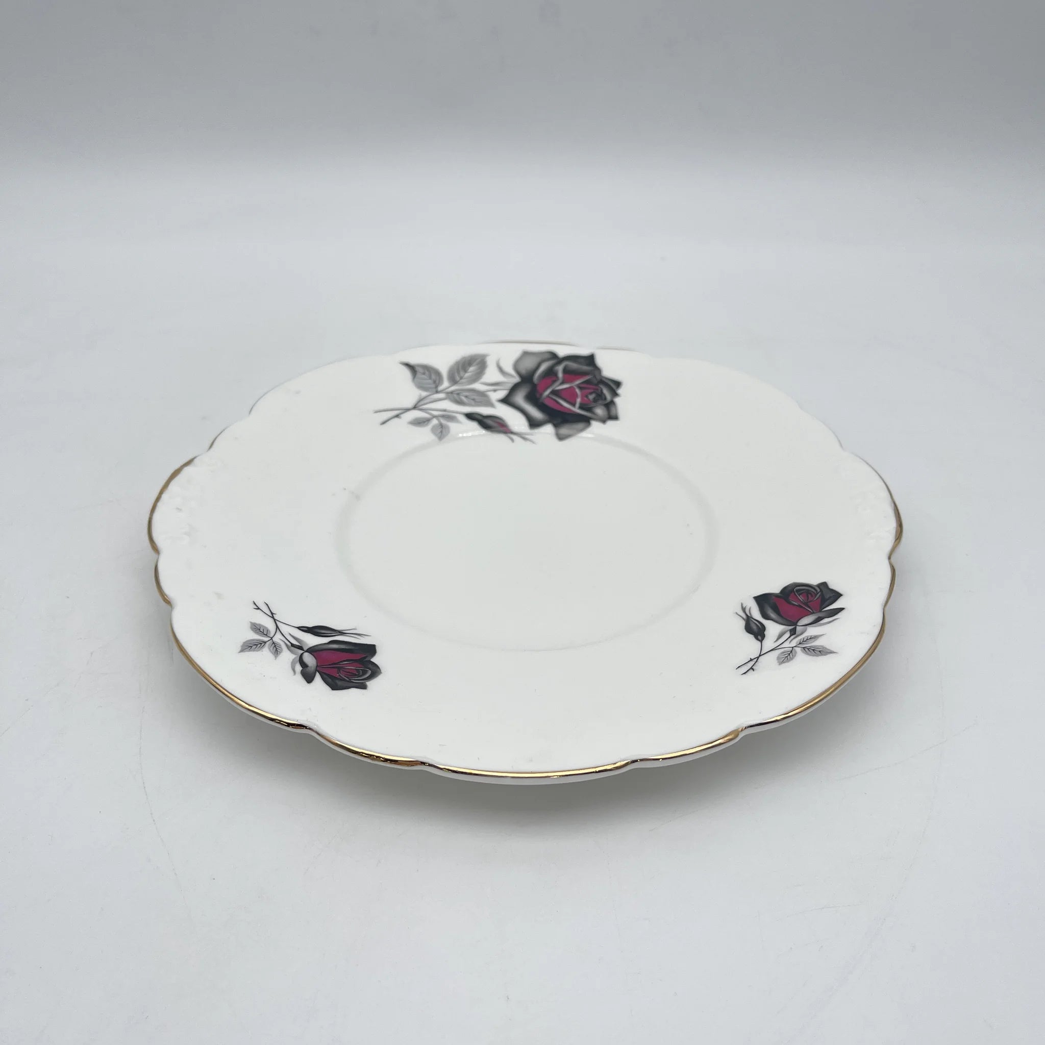 【复古】甜点盘（中盘）/ Taylor&Kent / Elizabethan /估计20c中期/ Bone China /英国/玫瑰，浮雕