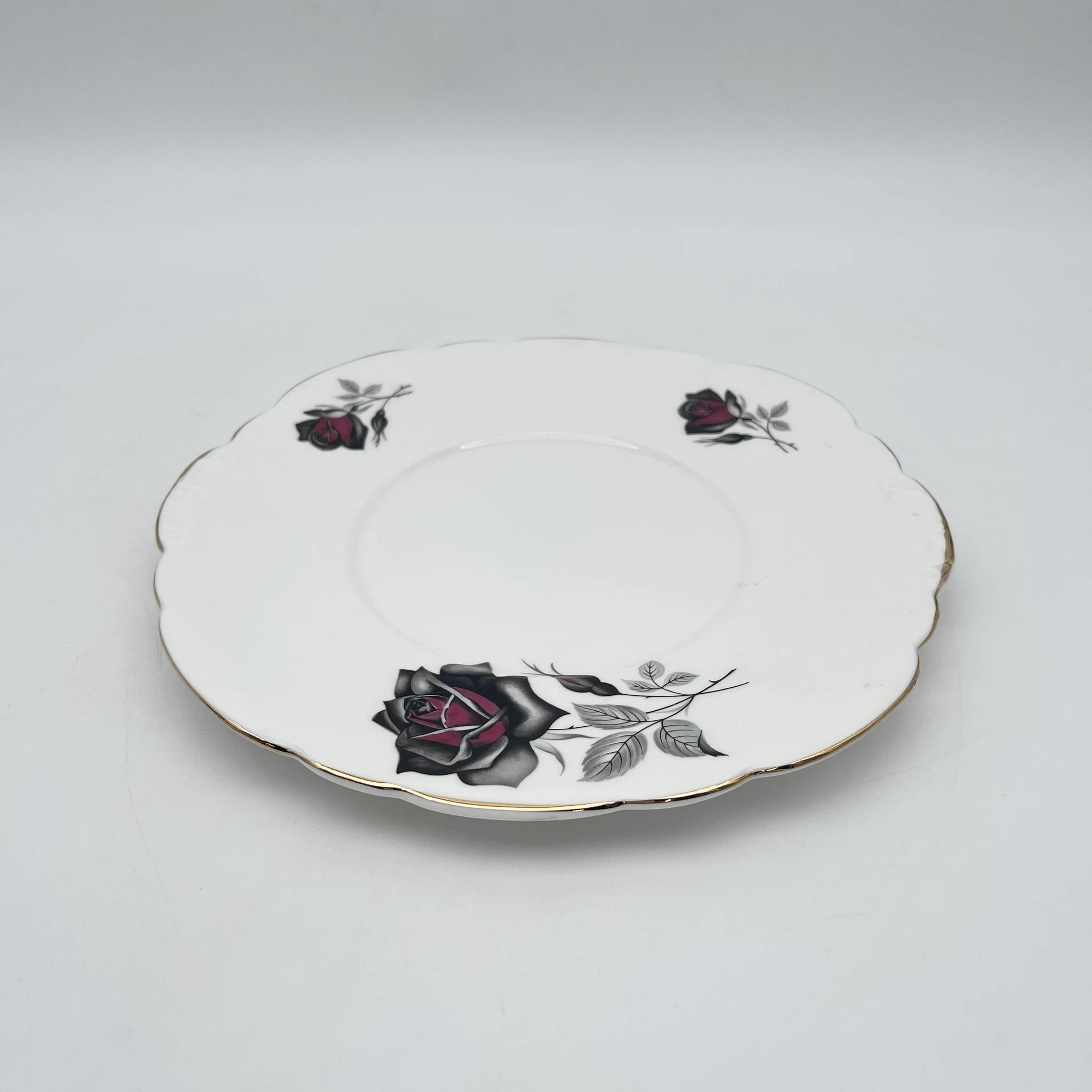 【复古】甜点盘（中盘）/ Taylor&Kent / Elizabethan /估计20c中期/ Bone China /英国/玫瑰，浮雕