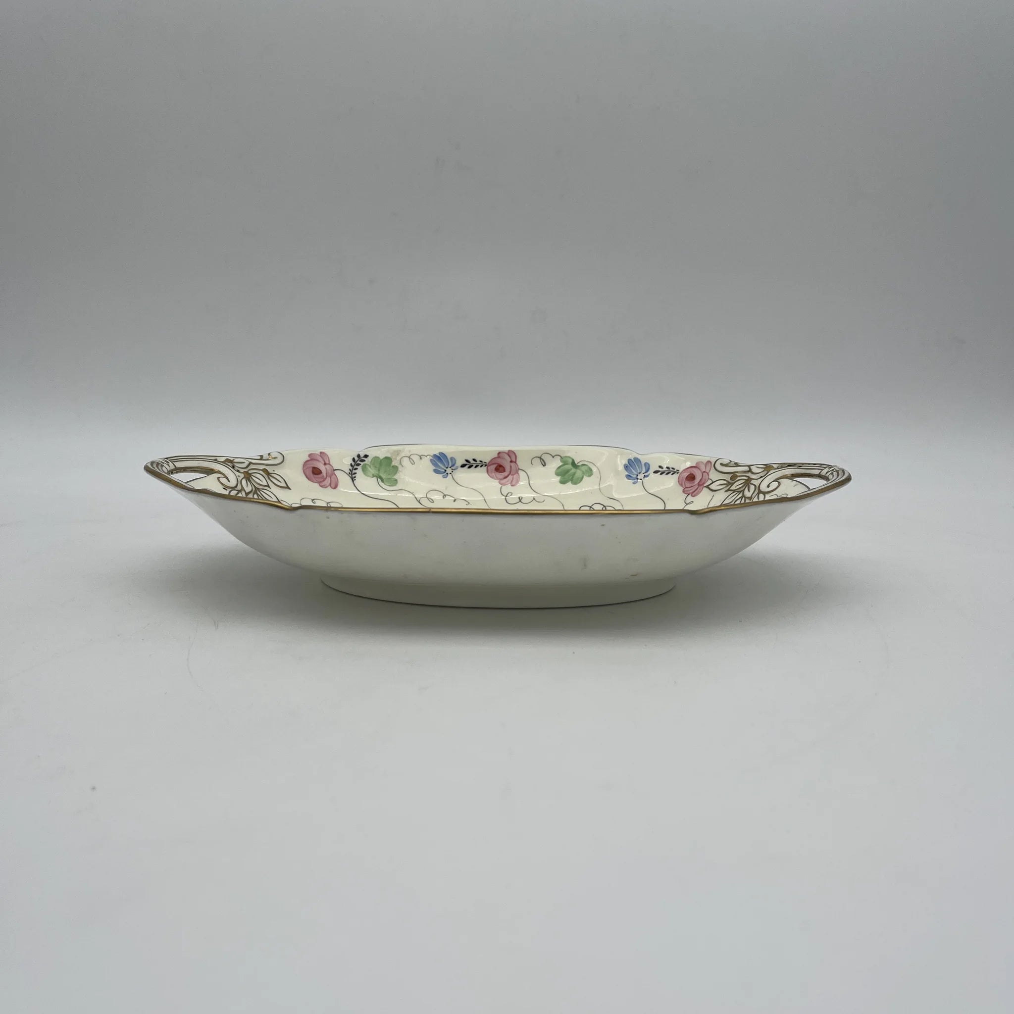 【复古】爵士菜（大盘）/ Wedgewood /估计20c中期/ Bone China /英国/手持，小花