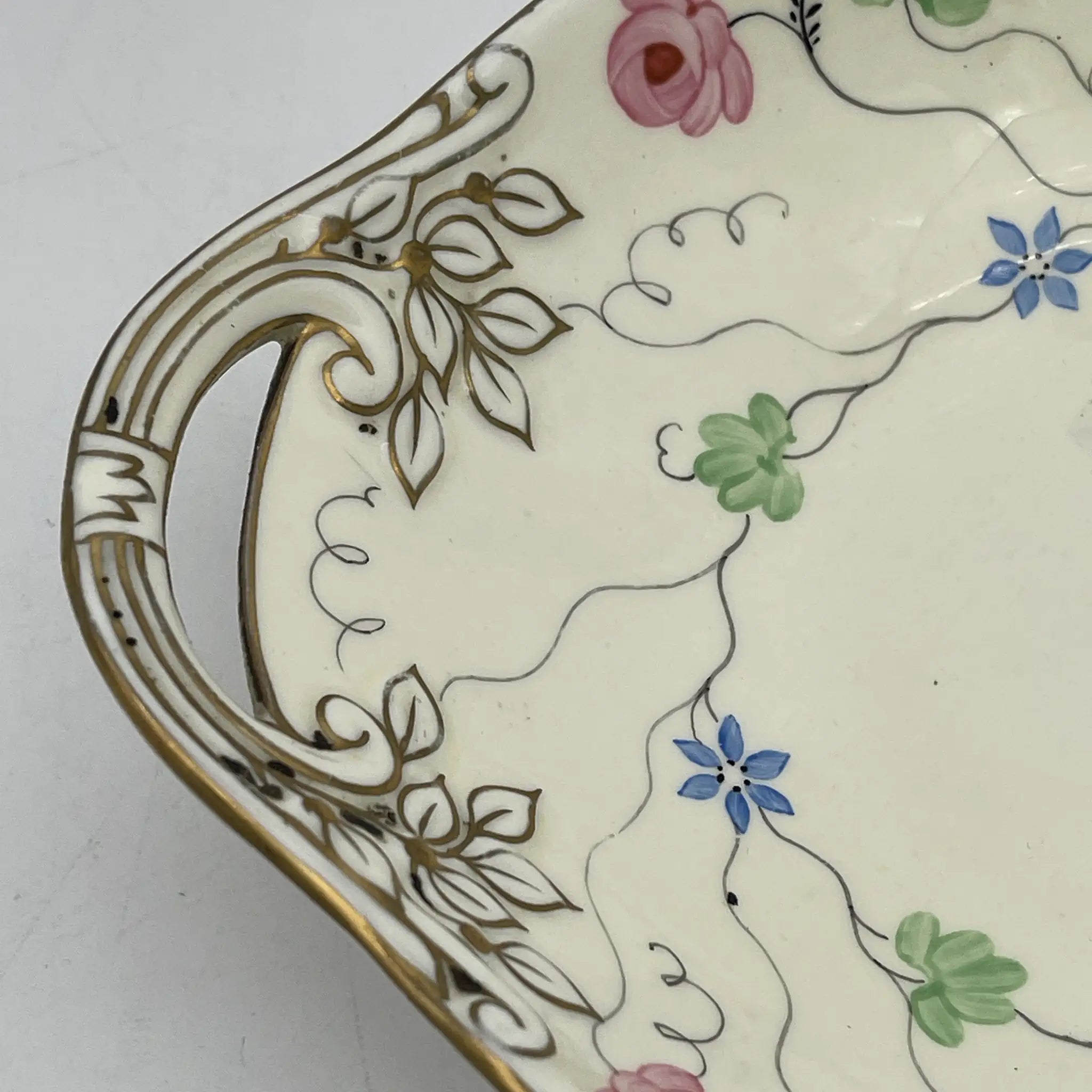 【复古】爵士菜（大盘）/ Wedgewood /估计20c中期/ Bone China /英国/手持，小花