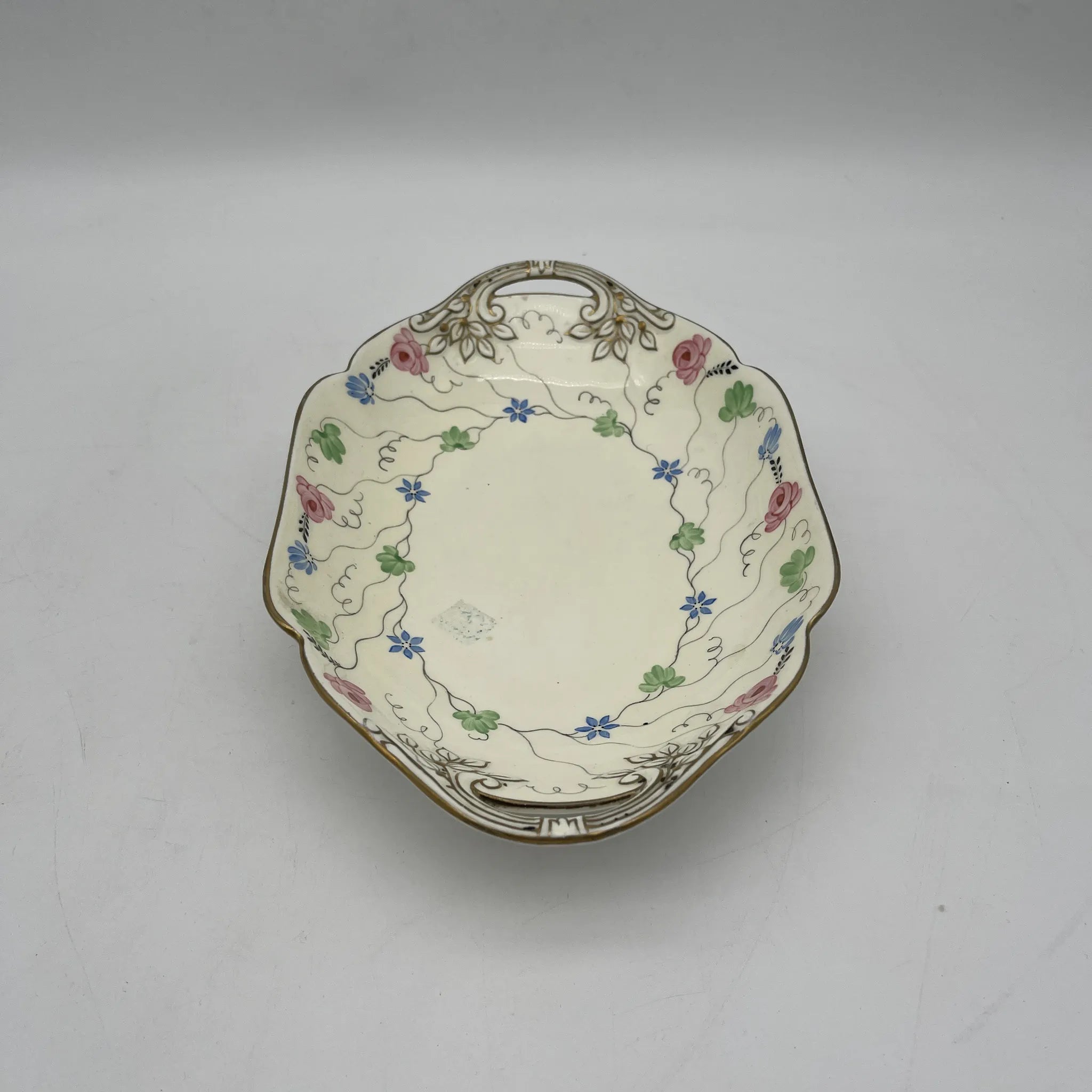 【复古】爵士菜（大盘）/ Wedgewood /估计20c中期/ Bone China /英国/手持，小花