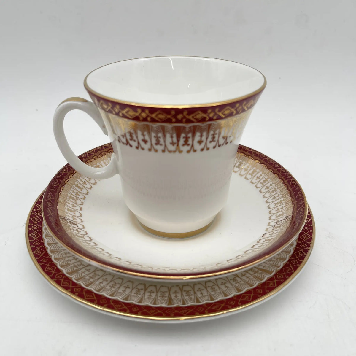 Royal Grafton / Trio (C&S+Dessert Plate) 2P / Majestic / Mid 20C / Fine Bone China / England / Gold, Arabesque, Wine Red, Western Tableware, Afternoon Tea / [Vintage]