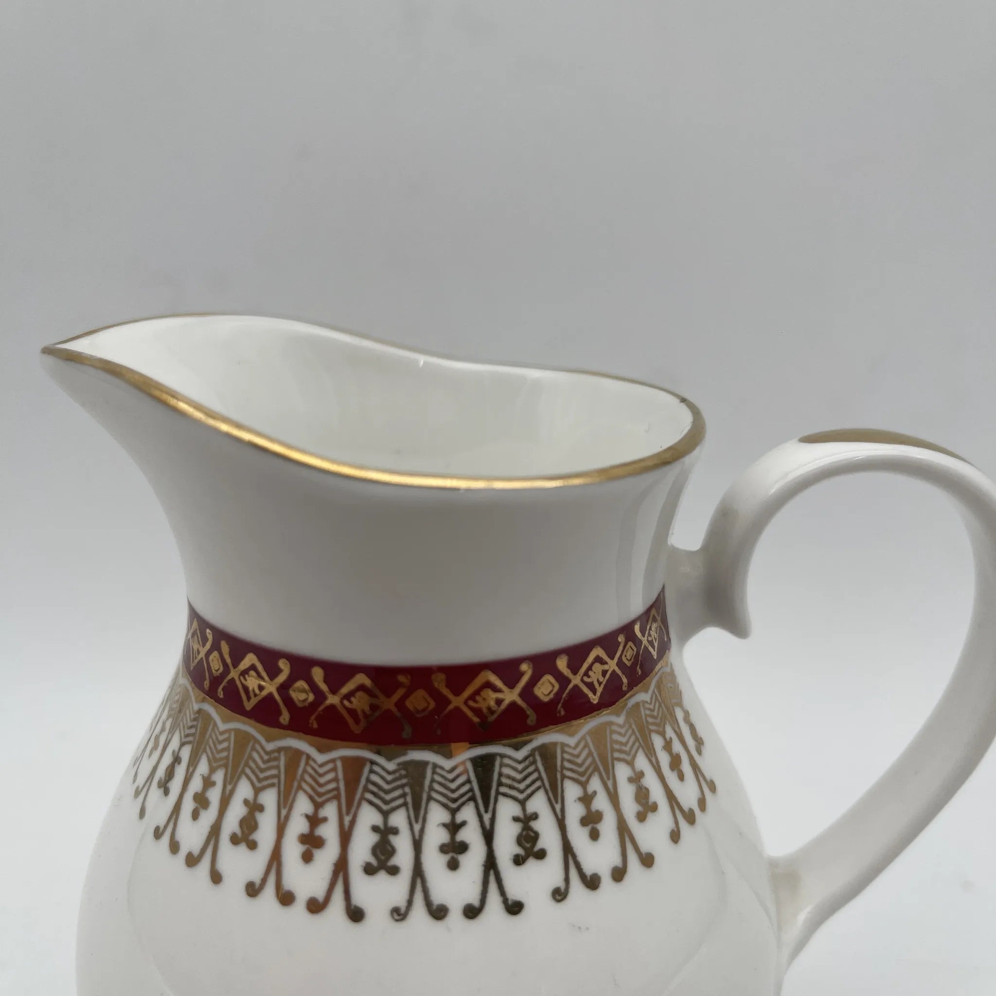Royal Grafton /奶油/ Majestic / 20c中期/ Fine Bone China /英国/金彩，阿拉伯风格，酒红色，西式餐具，下午茶/ [复古]