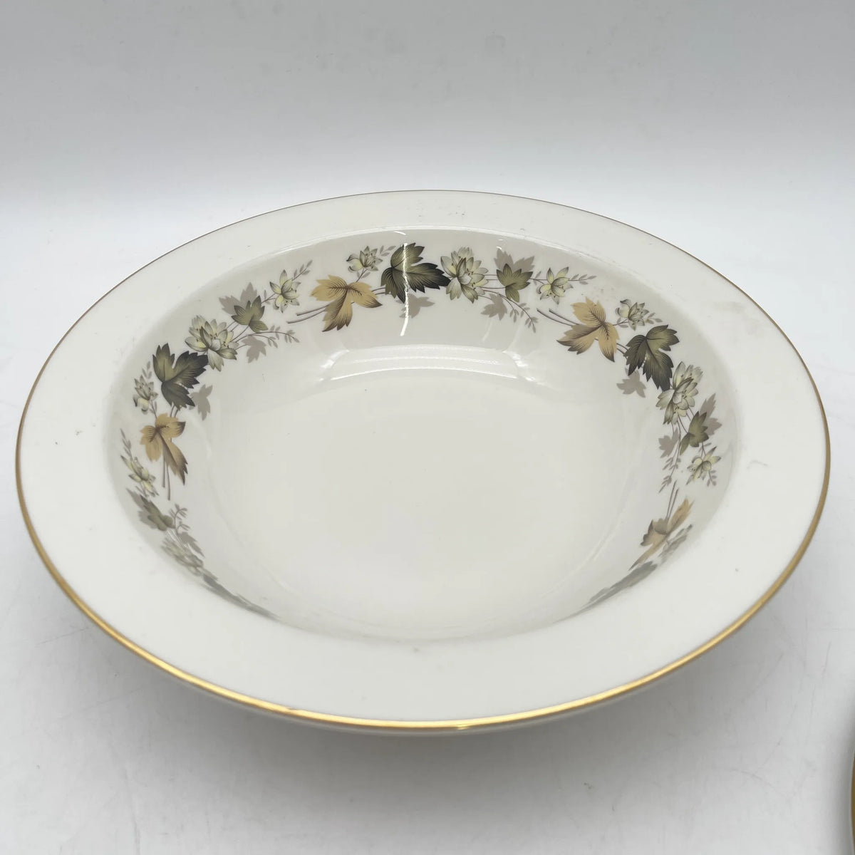 Royal Doulton /带盖碗/ Larchmont / 20c中后期/瓷器/英国/金彩，西洋餐具，复古，叶纹，牡丹纹，白瓷/ [复古]