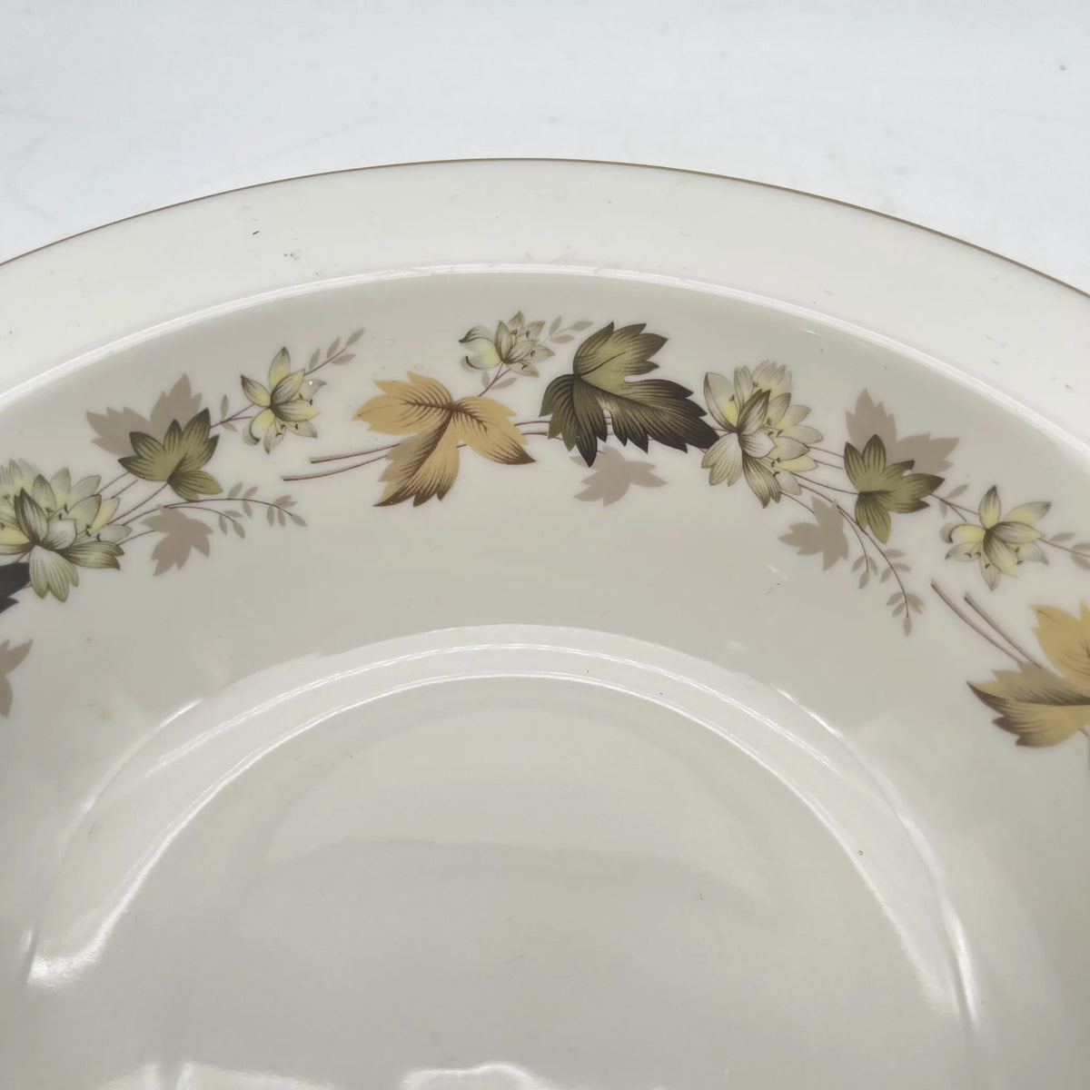 Royal Doulton /带盖碗/ Larchmont / 20c中后期/瓷器/英国/金彩，西洋餐具，复古，叶纹，牡丹纹，白瓷/ [复古]