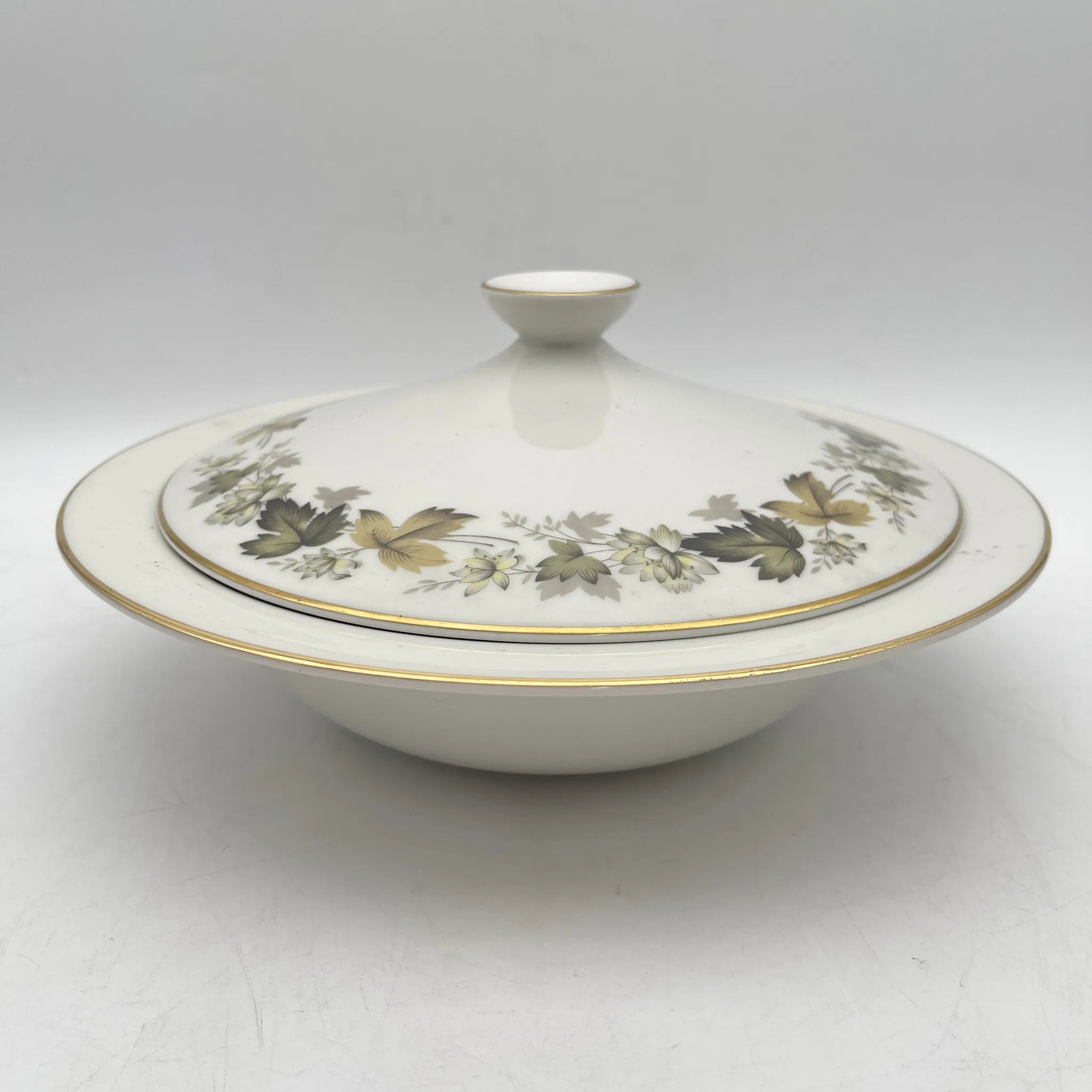 Royal Doulton / スープチュリーン(蓋付きボウル) / Larchmont / 20C中後期 / 磁器 / イギリス / 金彩,洋食器,レトロ,リーフ柄,ボタニカル柄,白磁 / [ビンテージ]