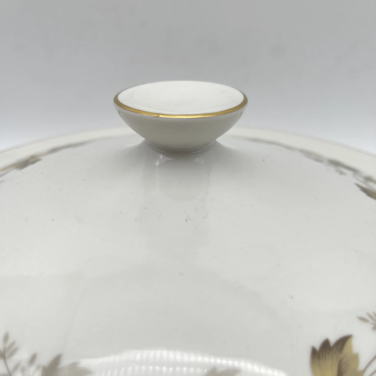 Royal Doulton /带盖碗/ Larchmont / 20c中后期/瓷器/英国/金彩，西洋餐具，复古，叶纹，牡丹纹，白瓷/ [复古]