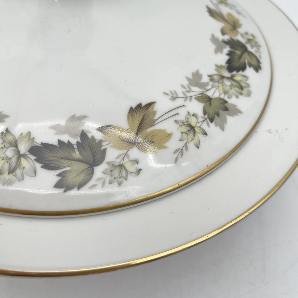 Royal Doulton /带盖碗/ Larchmont / 20c中后期/瓷器/英国/金彩，西洋餐具，复古，叶纹，牡丹纹，白瓷/ [复古]