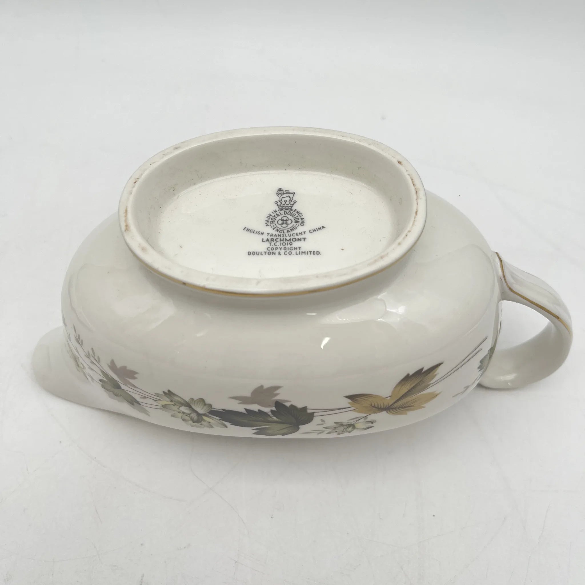 Royal Doulton /沙司船+茶托/ Larchmont / 20c中后期/瓷器/英国/金彩，西洋餐具，复古，叶纹，牡丹纹，白瓷/[复古]