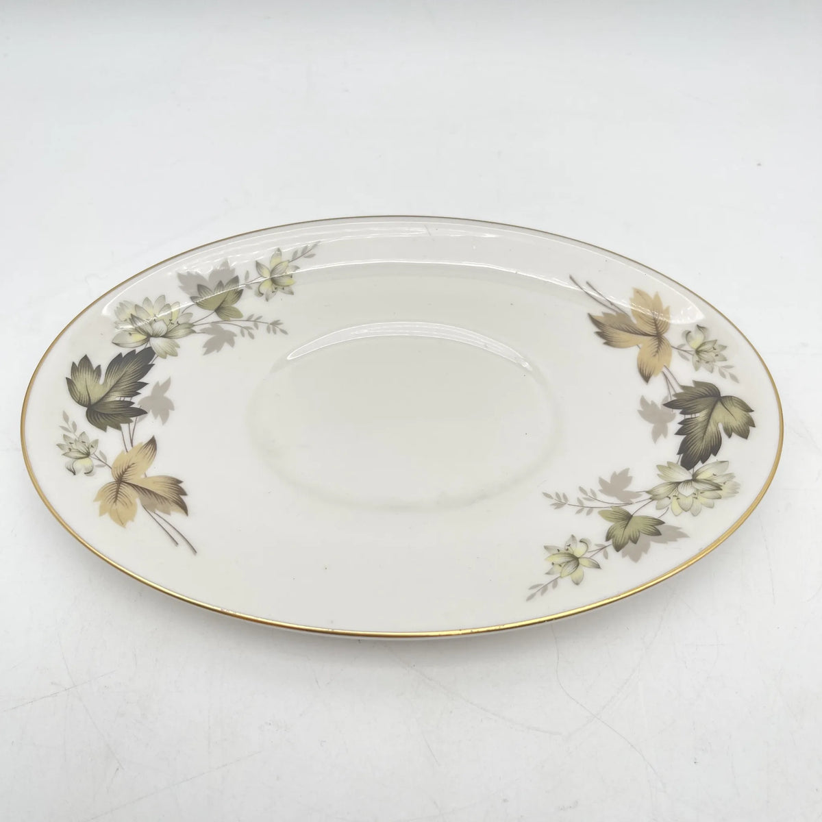 Royal Doulton /沙司船+茶托/ Larchmont / 20c中后期/瓷器/英国/金彩，西洋餐具，复古，叶纹，牡丹纹，白瓷/[复古]