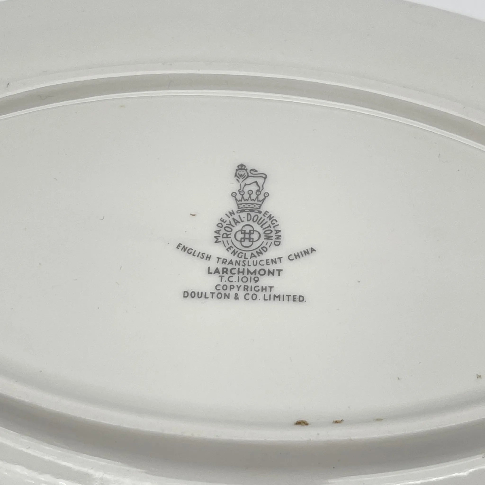 Royal Doulton /沙司船+茶托/ Larchmont / 20c中后期/瓷器/英国/金彩，西洋餐具，复古，叶纹，牡丹纹，白瓷/[复古]