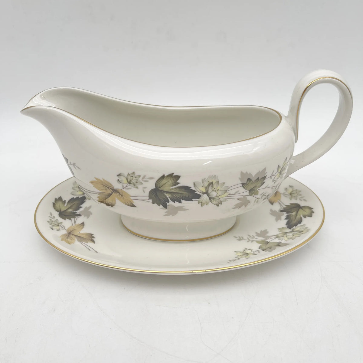 Royal Doulton / ソースボート+ソーサー / Larchmont / 20C中後期 / 磁器 / イギリス / 金彩,洋食器,レトロ,リーフ柄,ボタニカル柄,白磁 / [ビンテージ]