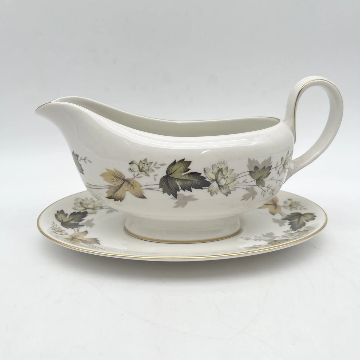Royal Doulton / ソースボート+ソーサー / Larchmont / 20C中後期 / 磁器 / イギリス / 金彩,洋食器,レトロ,リーフ柄,ボタニカル柄,白磁 / [ビンテージ]