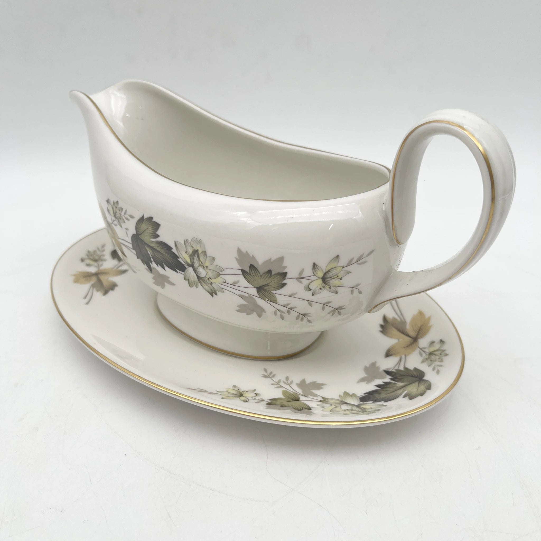 Royal Doulton /沙司船+茶托/ Larchmont / 20c中后期/瓷器/英国/金彩，西洋餐具，复古，叶纹，牡丹纹，白瓷/[复古]