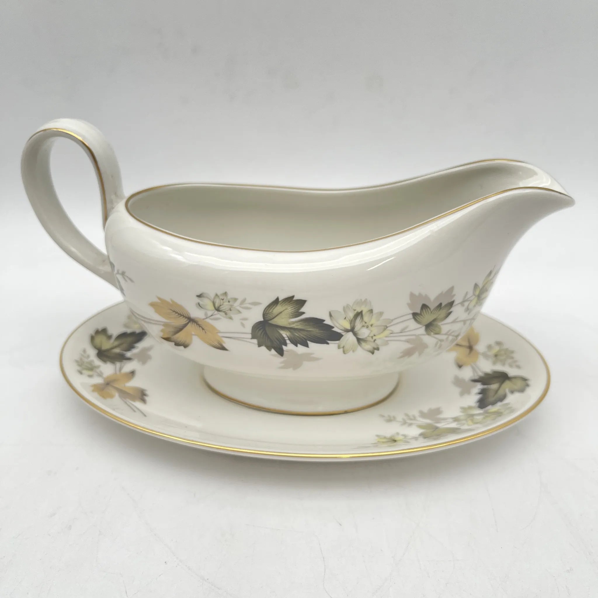 Royal Doulton /沙司船+茶托/ Larchmont / 20c中后期/瓷器/英国/金彩，西洋餐具，复古，叶纹，牡丹纹，白瓷/[复古]