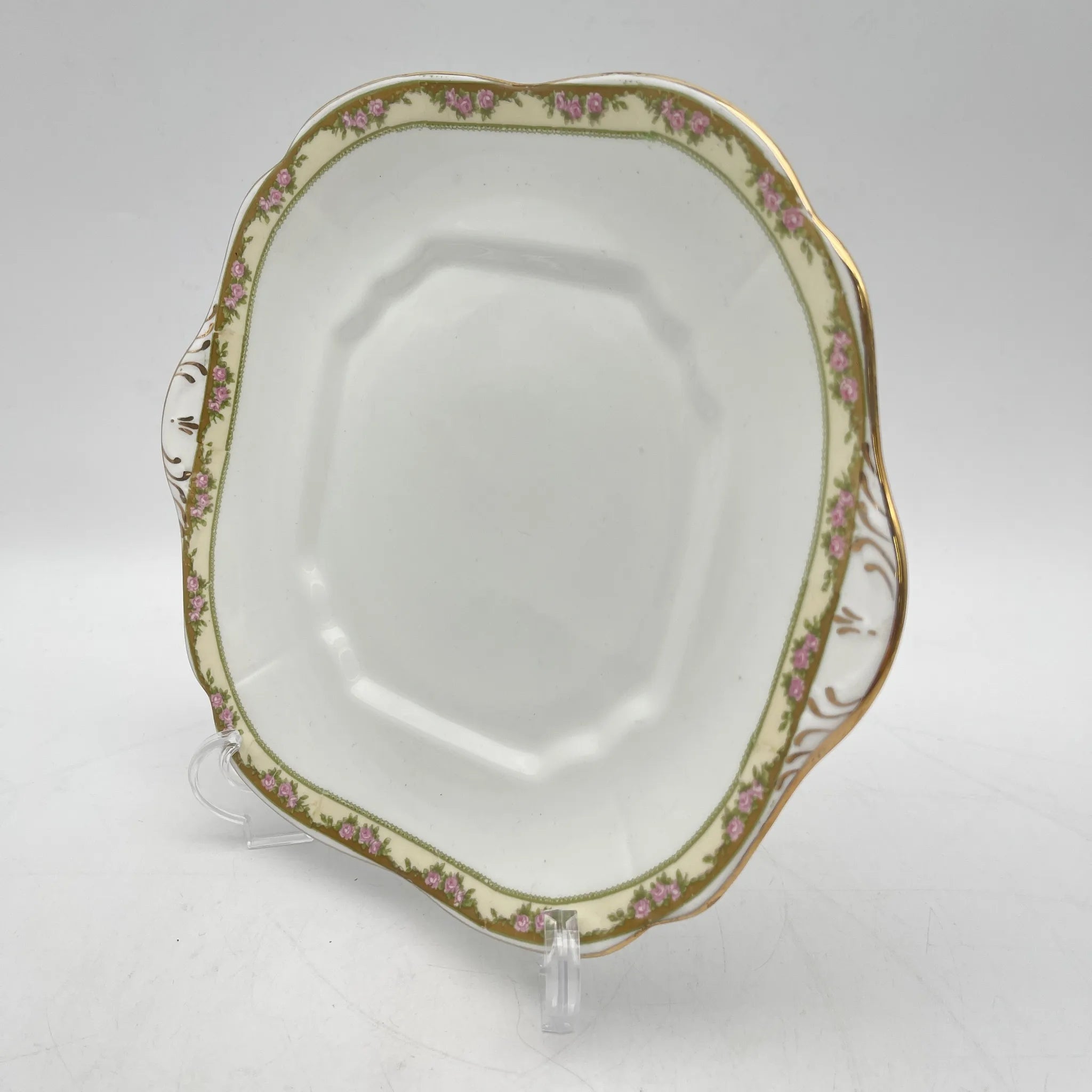 E. Hughes /盘子/ Paladin China / 20c中期/瓷器/英国/金彩，金轮缘，白瓷，洛可可风格，玫瑰，叶子图案/[古董]