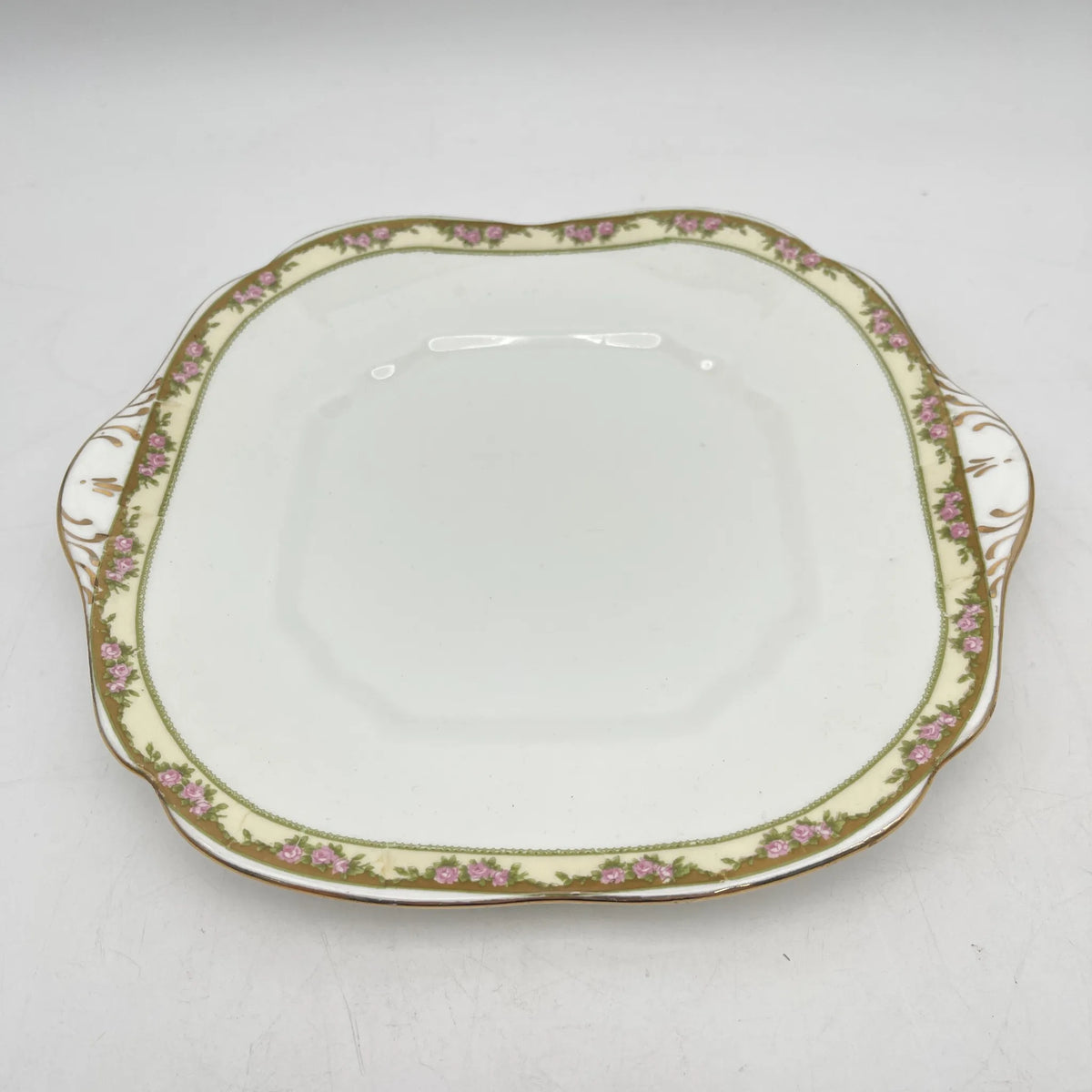 E. Hughes /盘子/ Paladin China / 20c中期/瓷器/英国/金彩，金轮缘，白瓷，洛可可风格，玫瑰，叶子图案/[古董]
