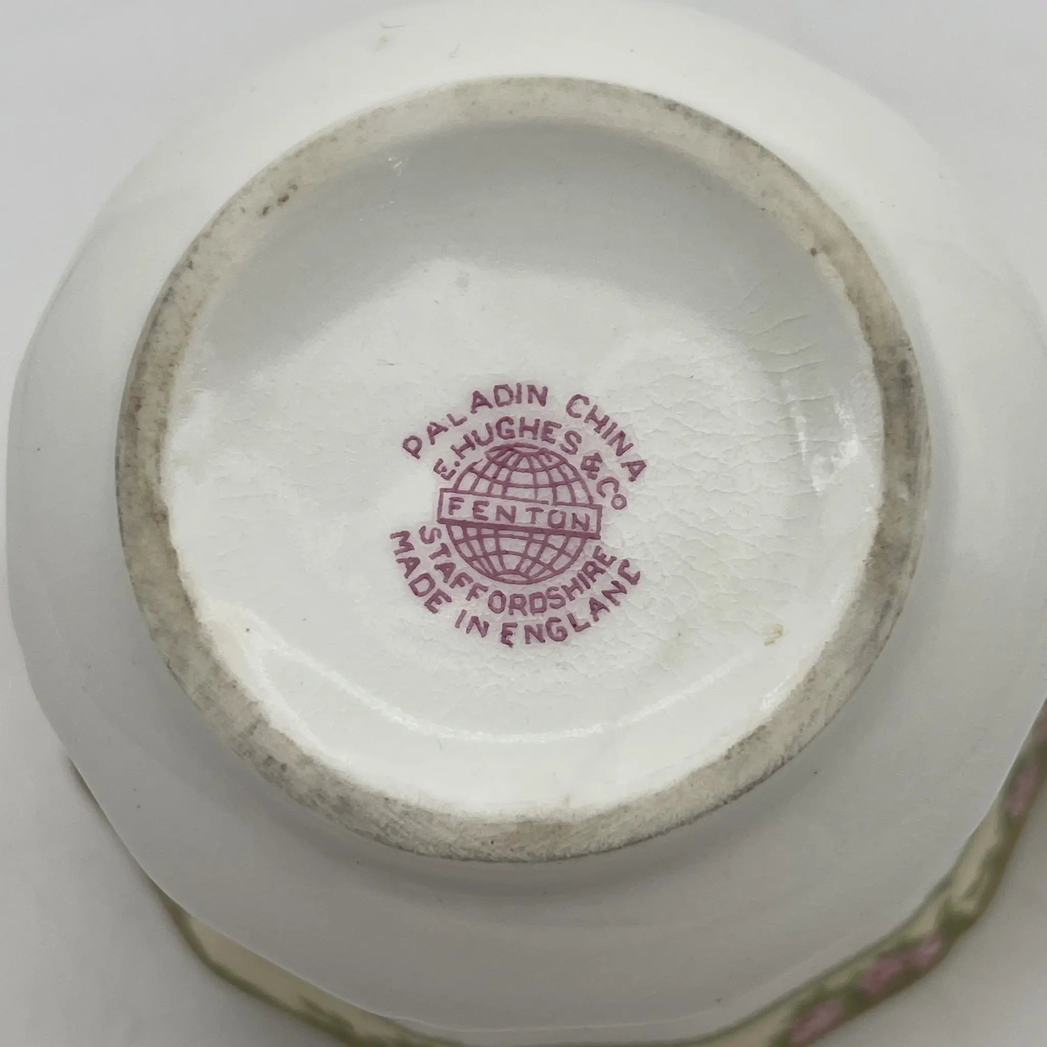 E. Hughes / Creamer (Pitcher) / Paladin China / Mid-20C / Porcelain / England / Gold color, gold rim, white porcelain, Rococo style, rose, leaf pattern / [Antique]