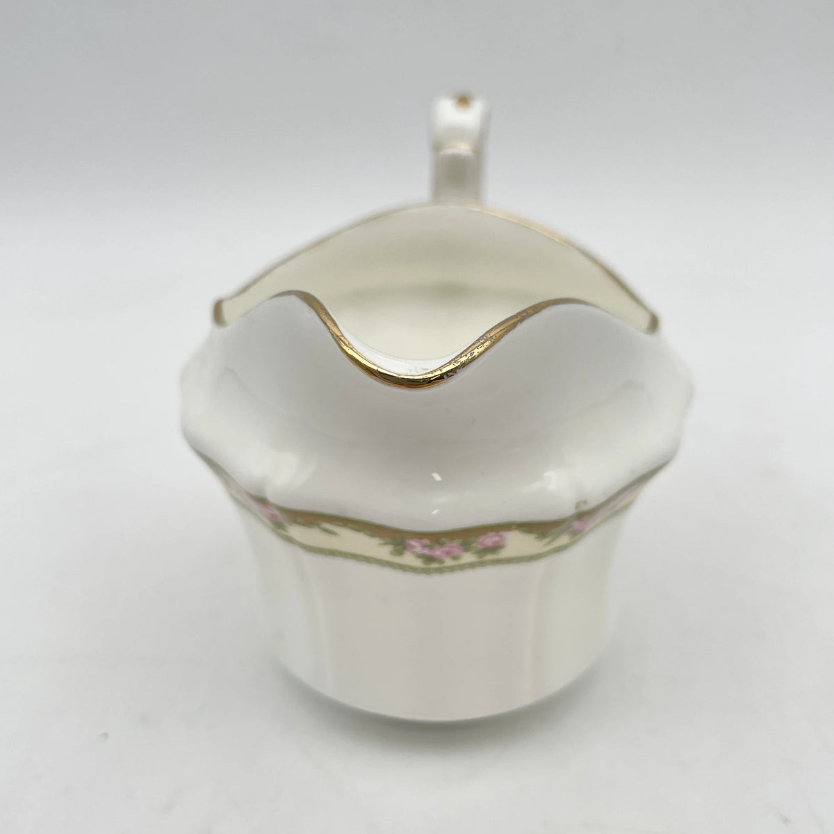 E. Hughes / Creamer (Pitcher) / Paladin China / Mid-20C / Porcelain / England / Gold color, gold rim, white porcelain, Rococo style, rose, leaf pattern / [Antique]