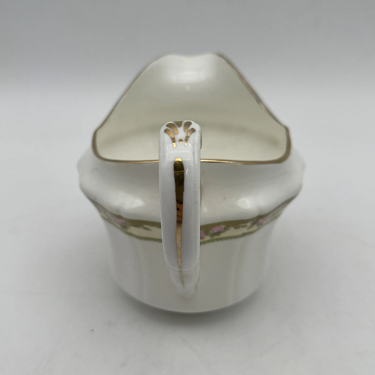 E. Hughes / Creamer (Pitcher) / Paladin China / Mid-20C / Porcelain / England / Gold color, gold rim, white porcelain, Rococo style, rose, leaf pattern / [Antique]