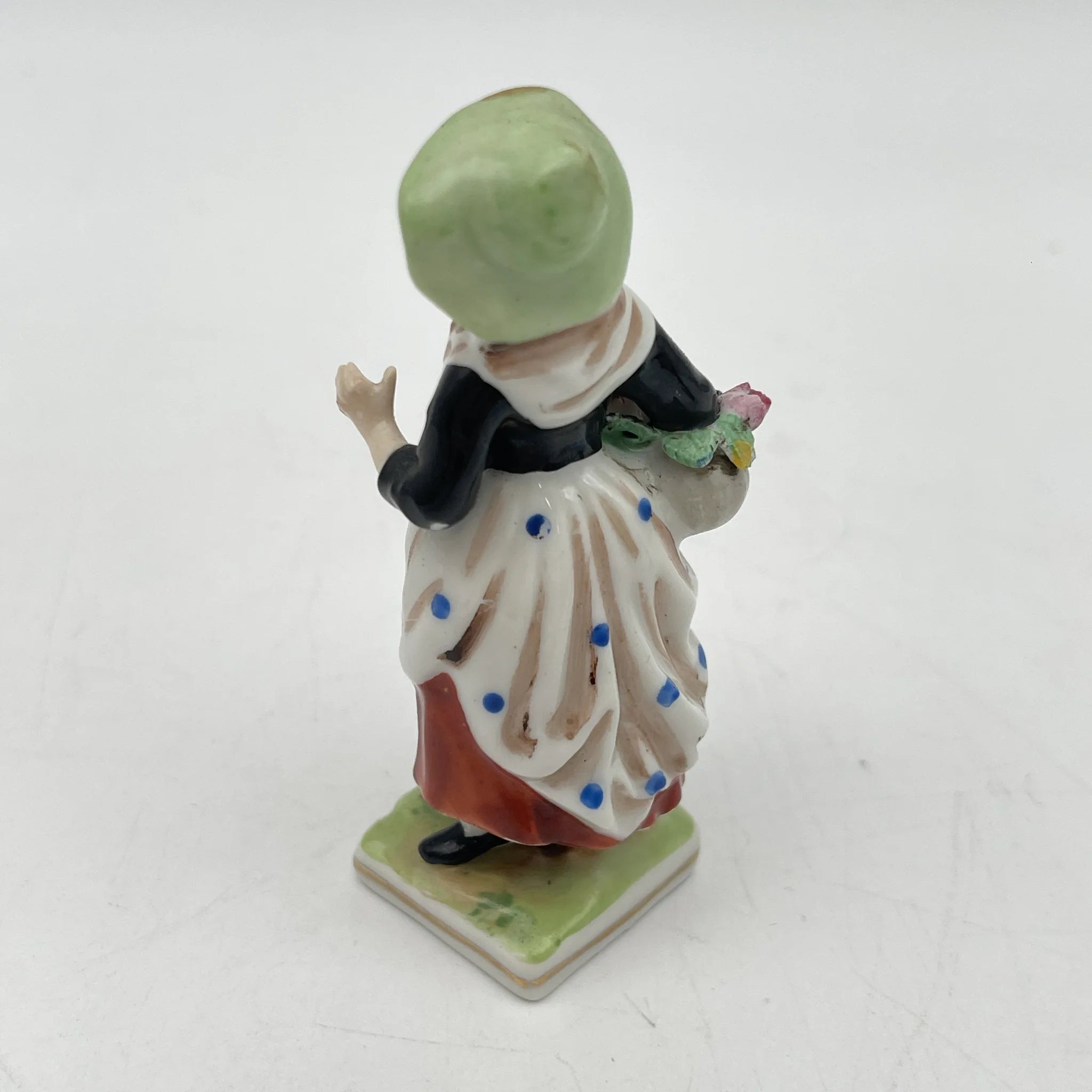 フィギュリン(陶磁器人形) / カポディモンテ磁器 / 20C前中期 / 磁器 / イタリア / ハンドペイント, ポーセリンフラワー / [アンティーク]