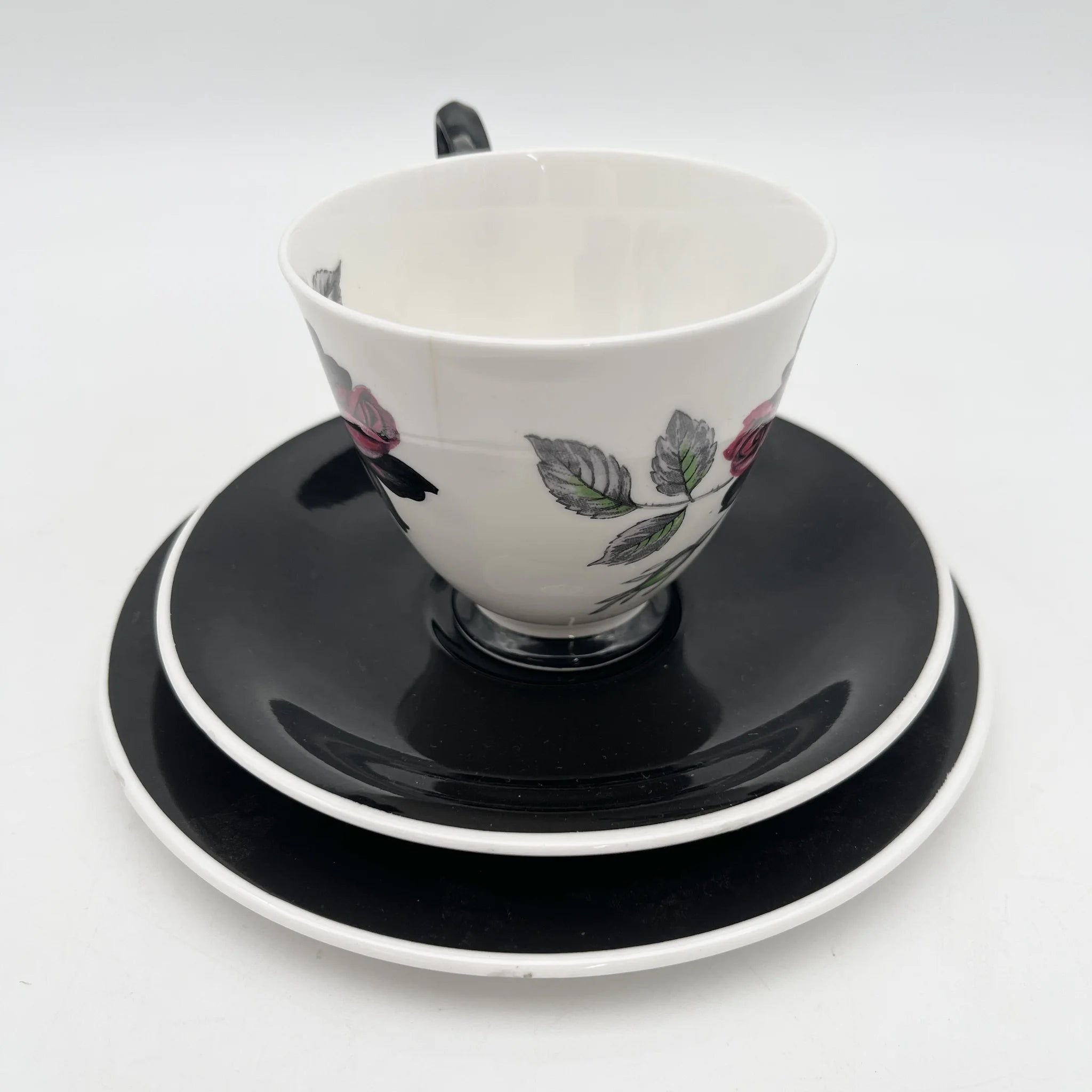 【复古】三重奏（c&s +甜点盘）2p / Royal Albert / Masquerade /估计20c中期/ Bone China /英国/黑玫瑰