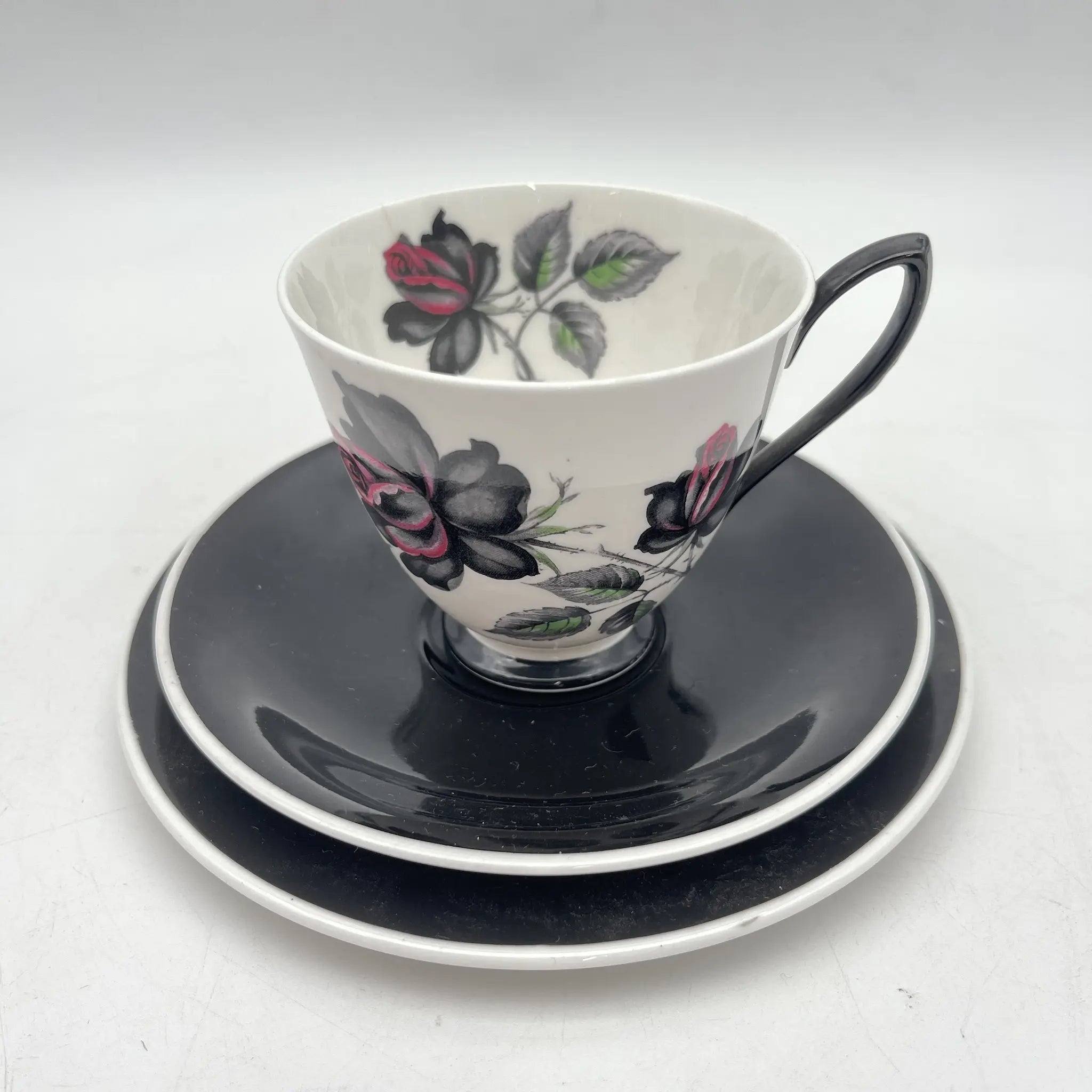 【复古】三重奏（c&s +甜点盘）2p / Royal Albert / Masquerade /估计20c中期/ Bone China /英国/黑玫瑰