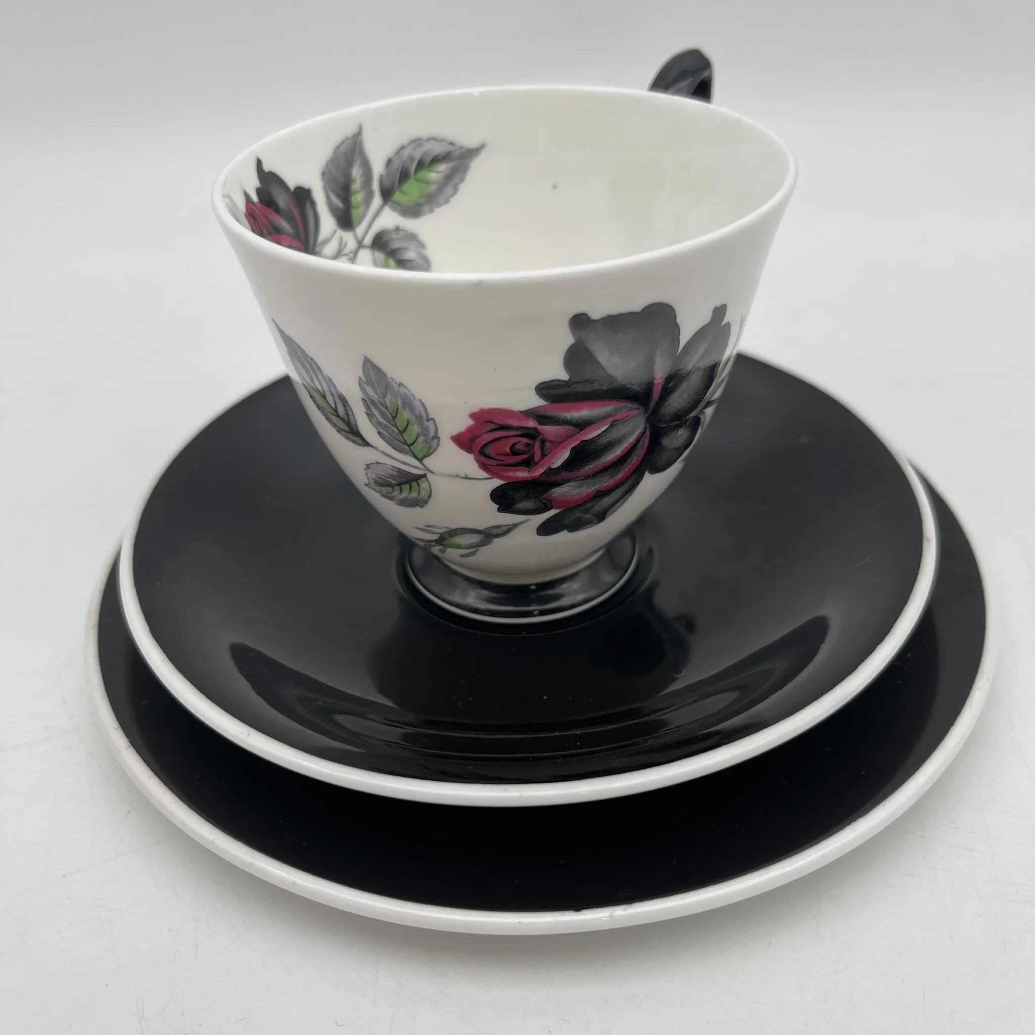 【复古】三重奏+甜点盘/ Royal Albert / Masquerade /估计20c中期/ Bone China /英国/黑玫瑰