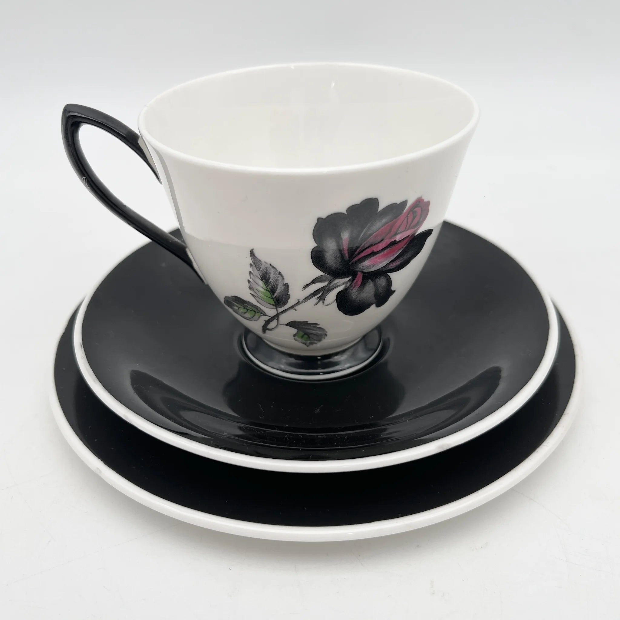 【复古】三重奏+甜点盘/ Royal Albert / Masquerade /估计20c中期/ Bone China /英国/黑玫瑰
