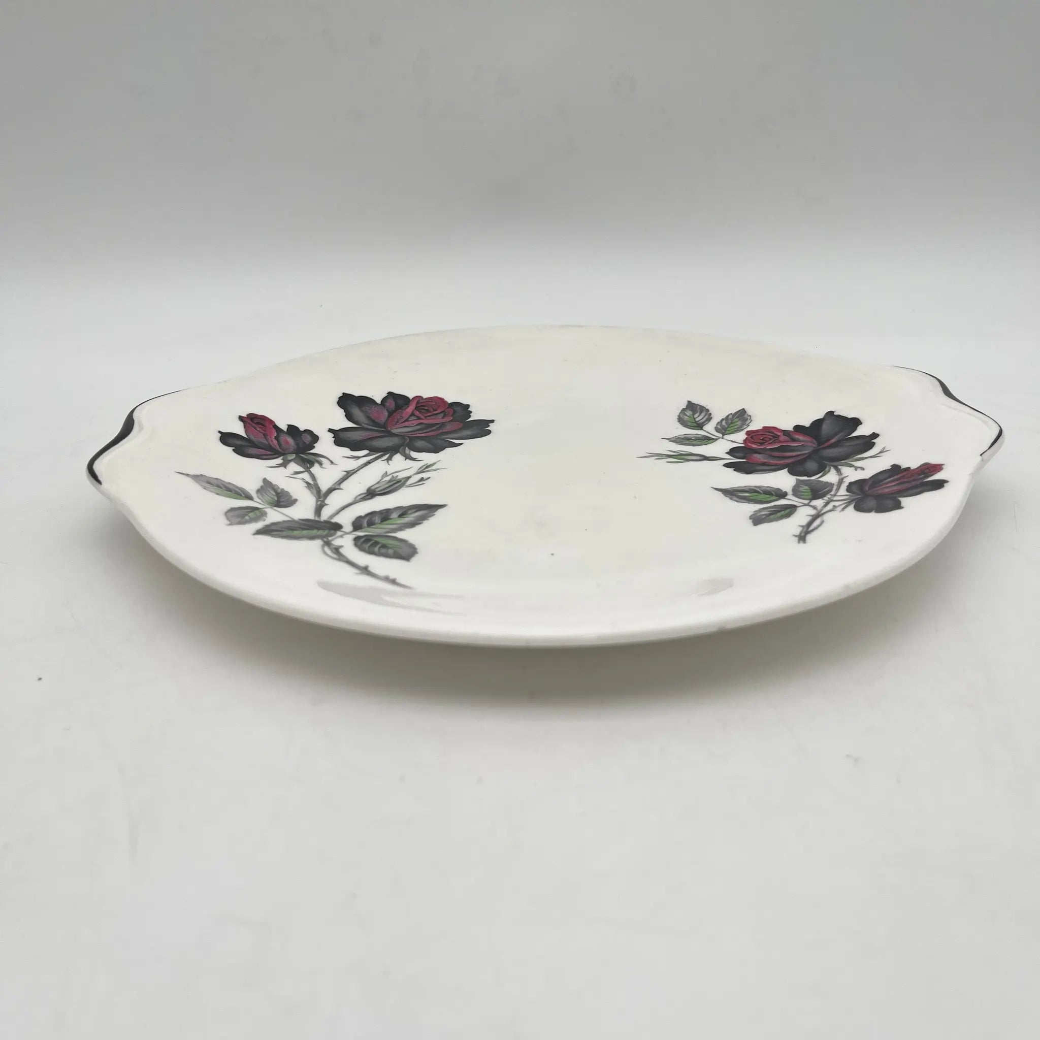 [Vintage] Dinner plate (main plate) / Royal Albert / Masquerade / Estimated mid-20C / Bone China / England / Black Rose