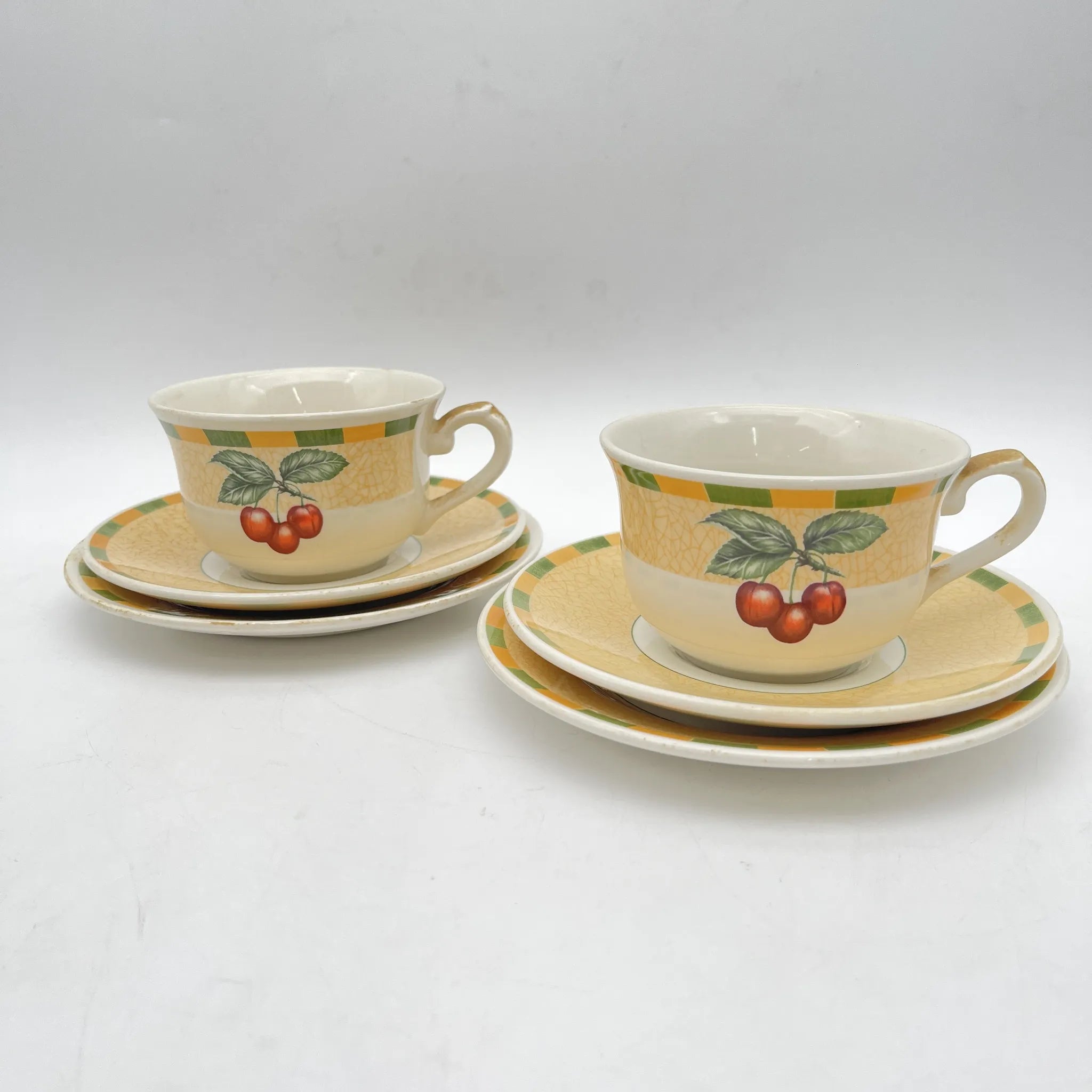 Churchill(チャーチル) / トリオ(C&S+デザートプレート)2P / 推定20C後期 / 陶器 / イギリス / フルーツモチーフ / [リユース]